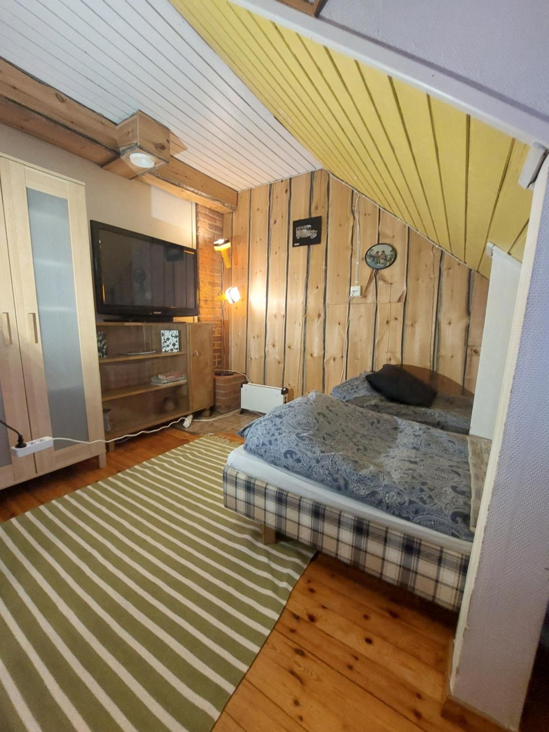 Double or Twin Room with Lake View 304 - Photo 9