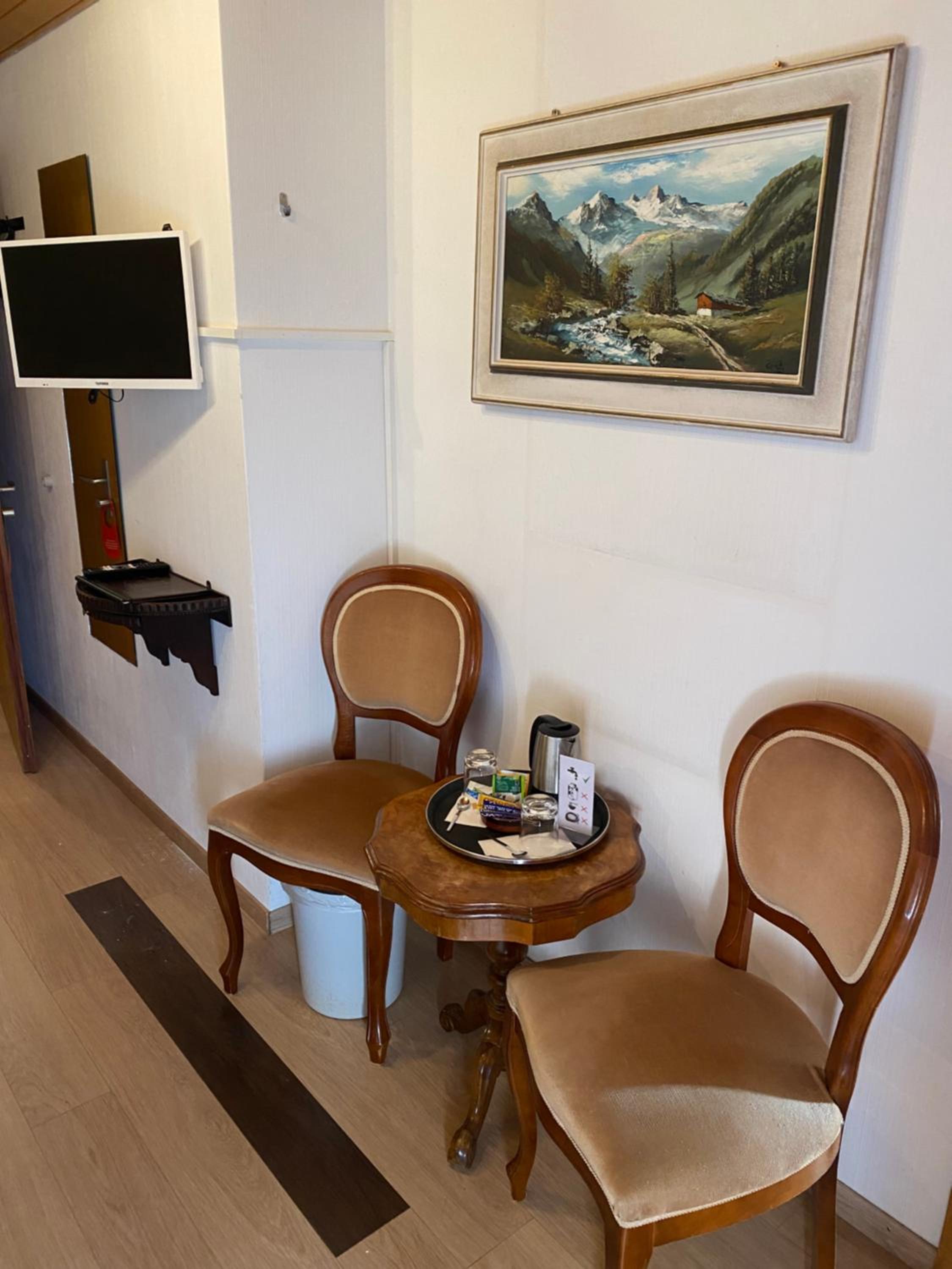 Twin Room with River View - Photo 3