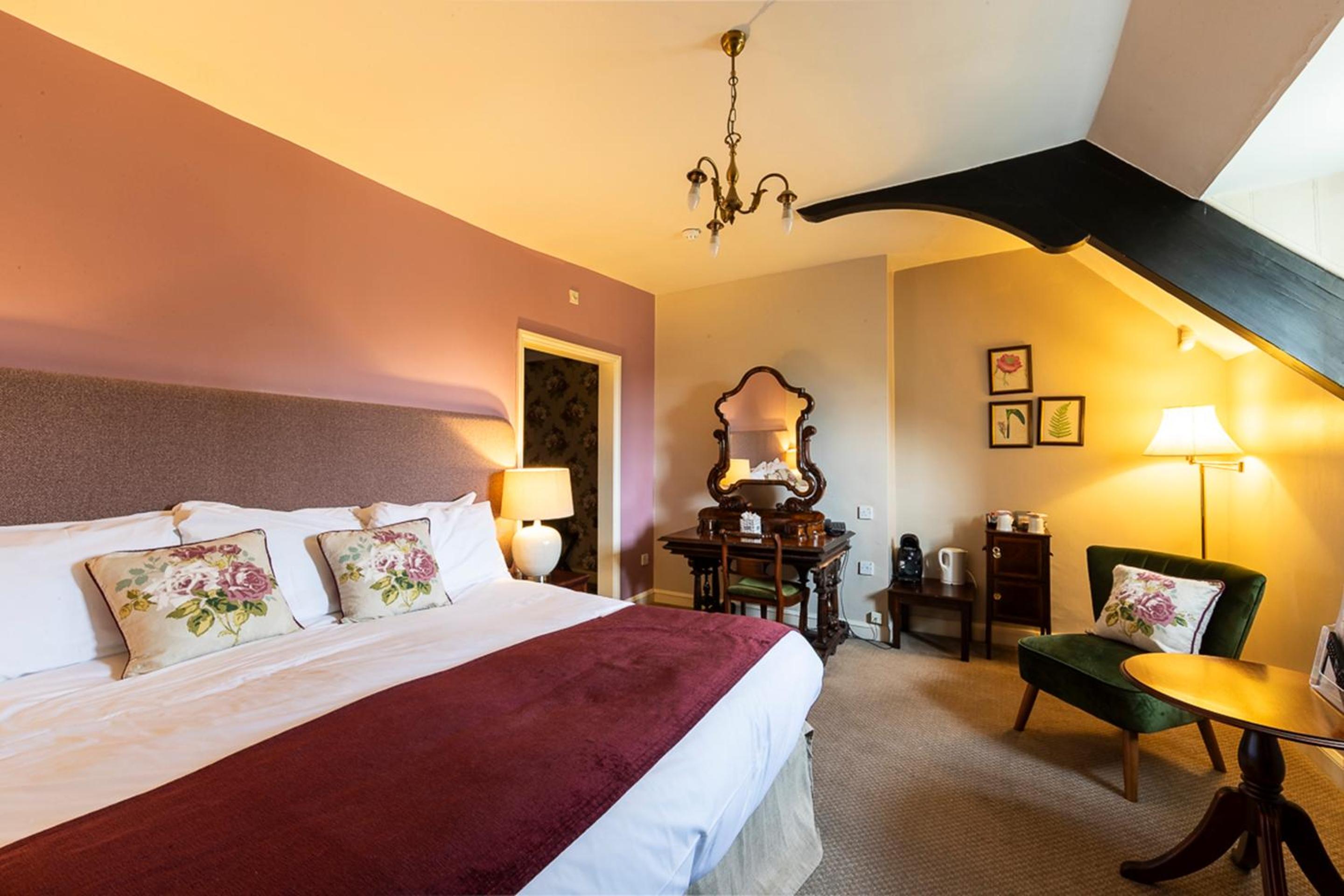 Junior Double or Twin Suite photo 1