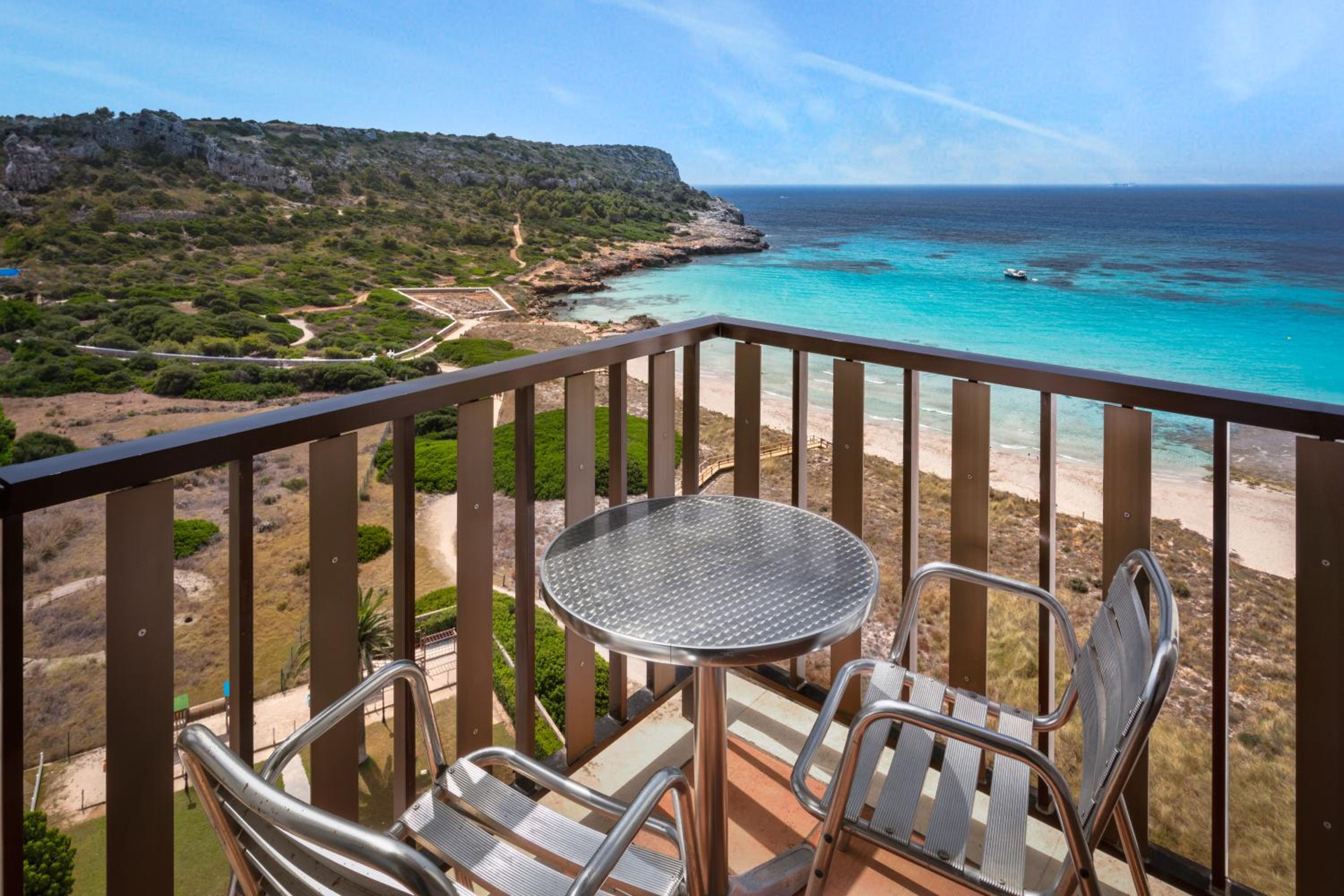 Standard Double Room with Sea View (2 Adults + 2 Children) photo 2
