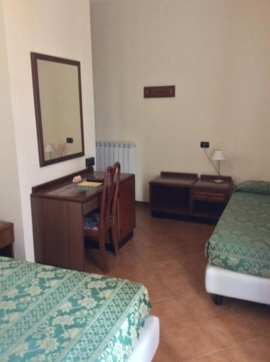 Standard Triple Room photo 2