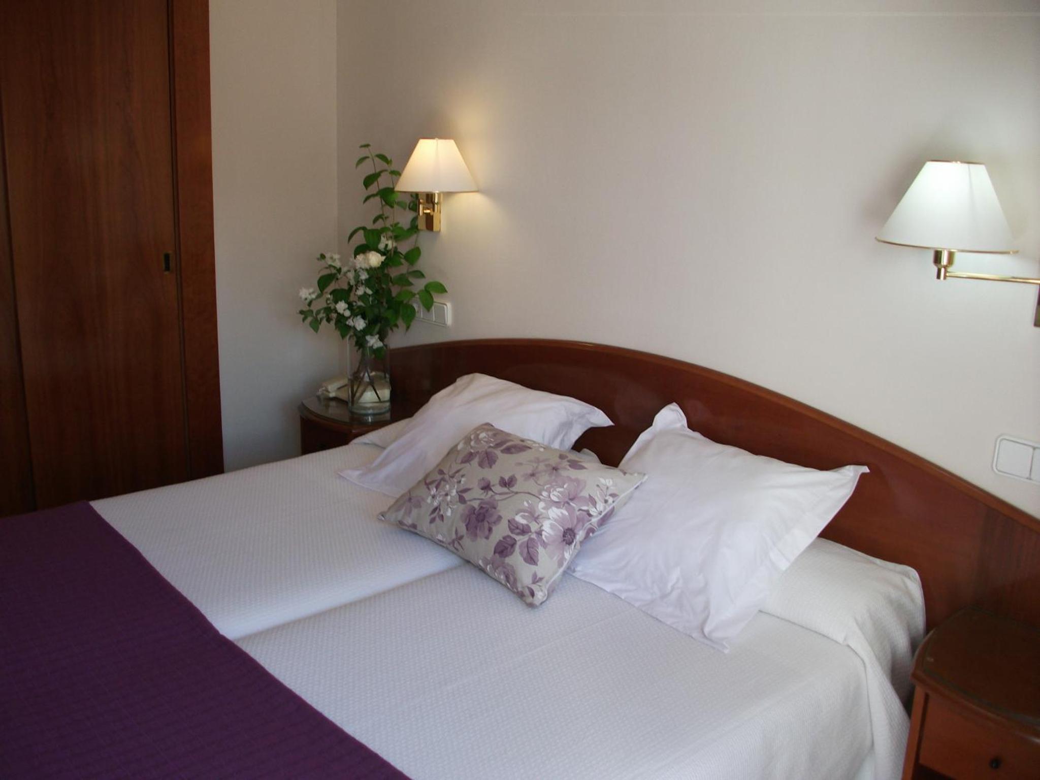 Double or Twin Room with Balcony photo 3