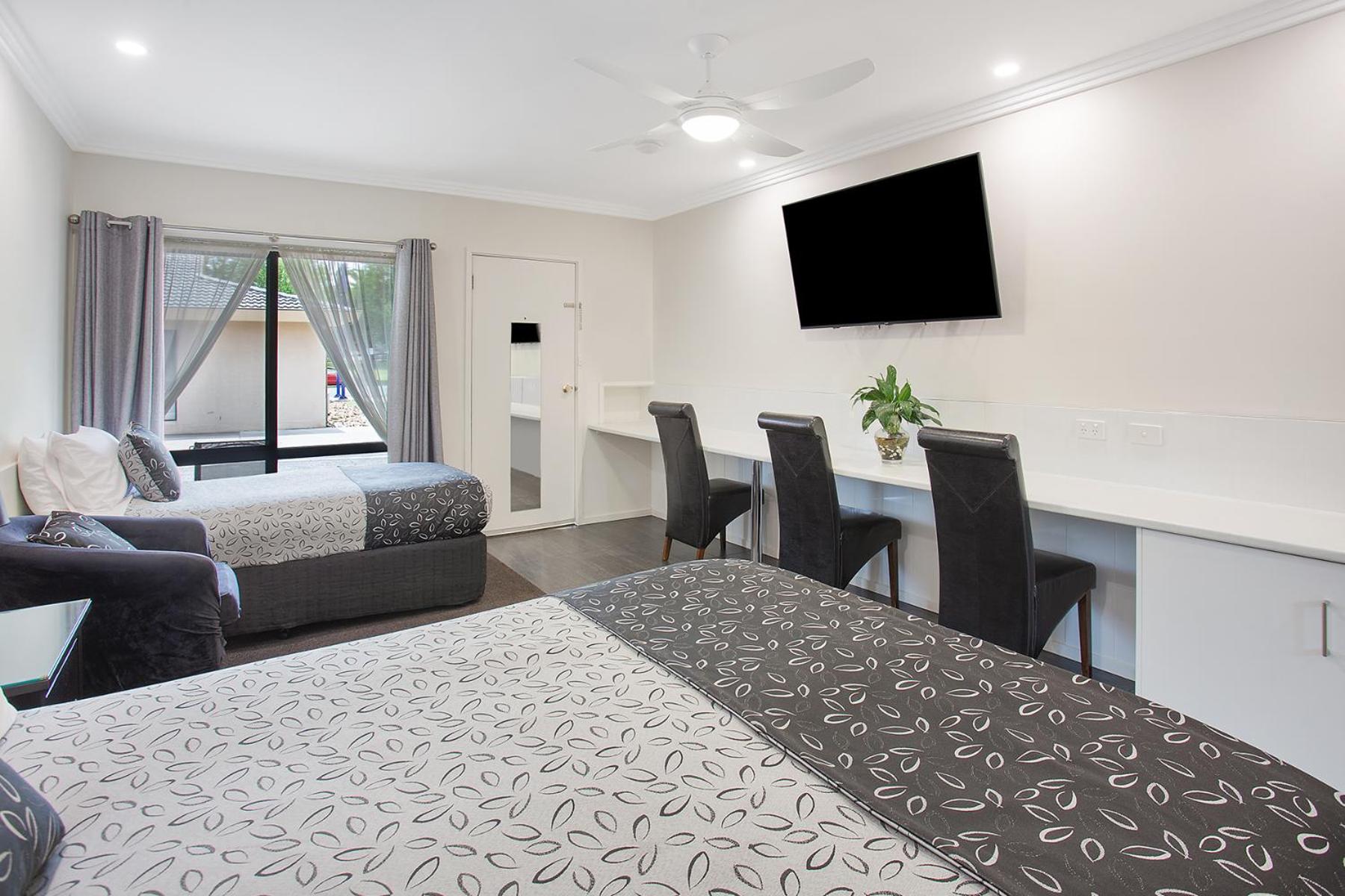 Deluxe Room - Photo 4