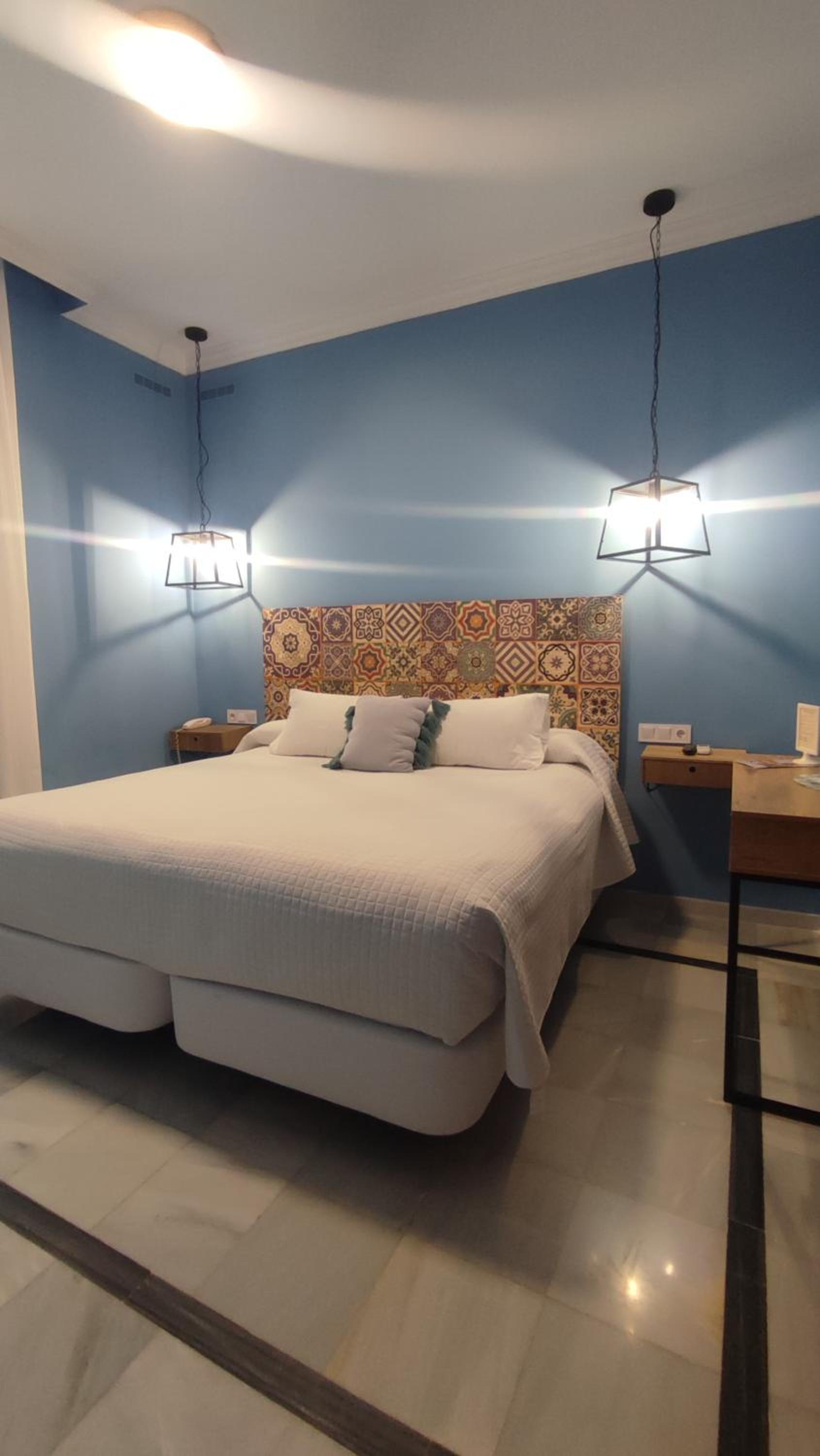 Double Room - Photo 11