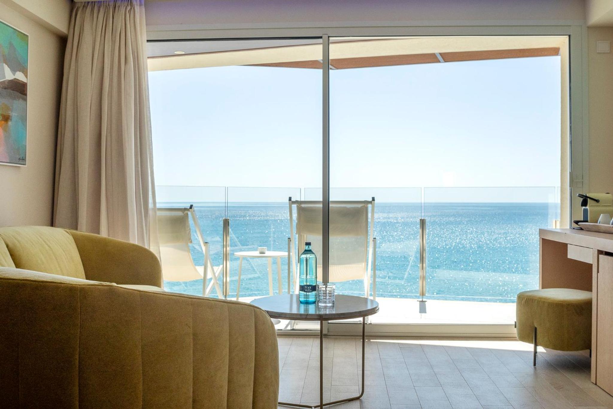 Junior Suite Sea View thumbnail 6