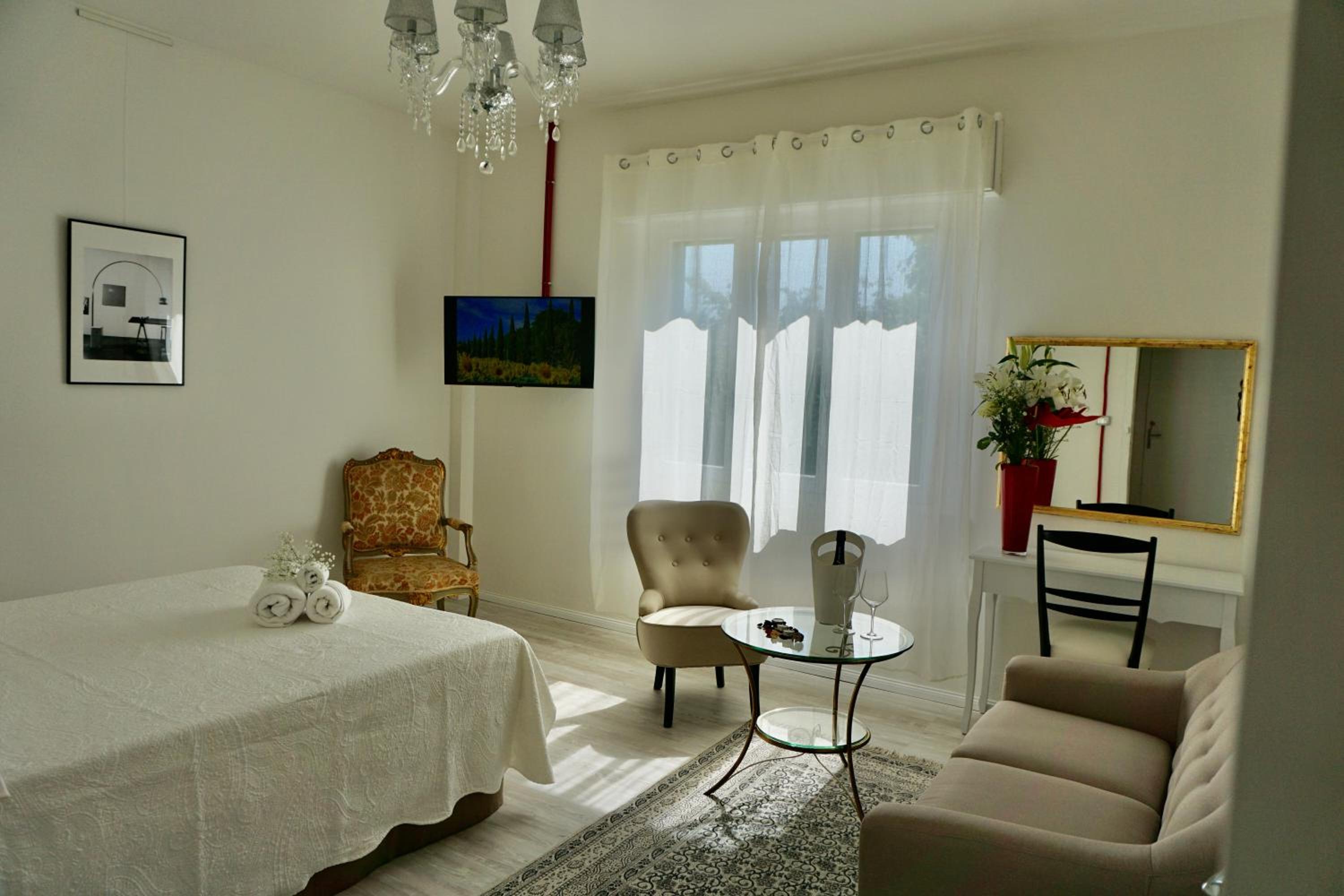 Double Room with Private External Bathroom photo 1