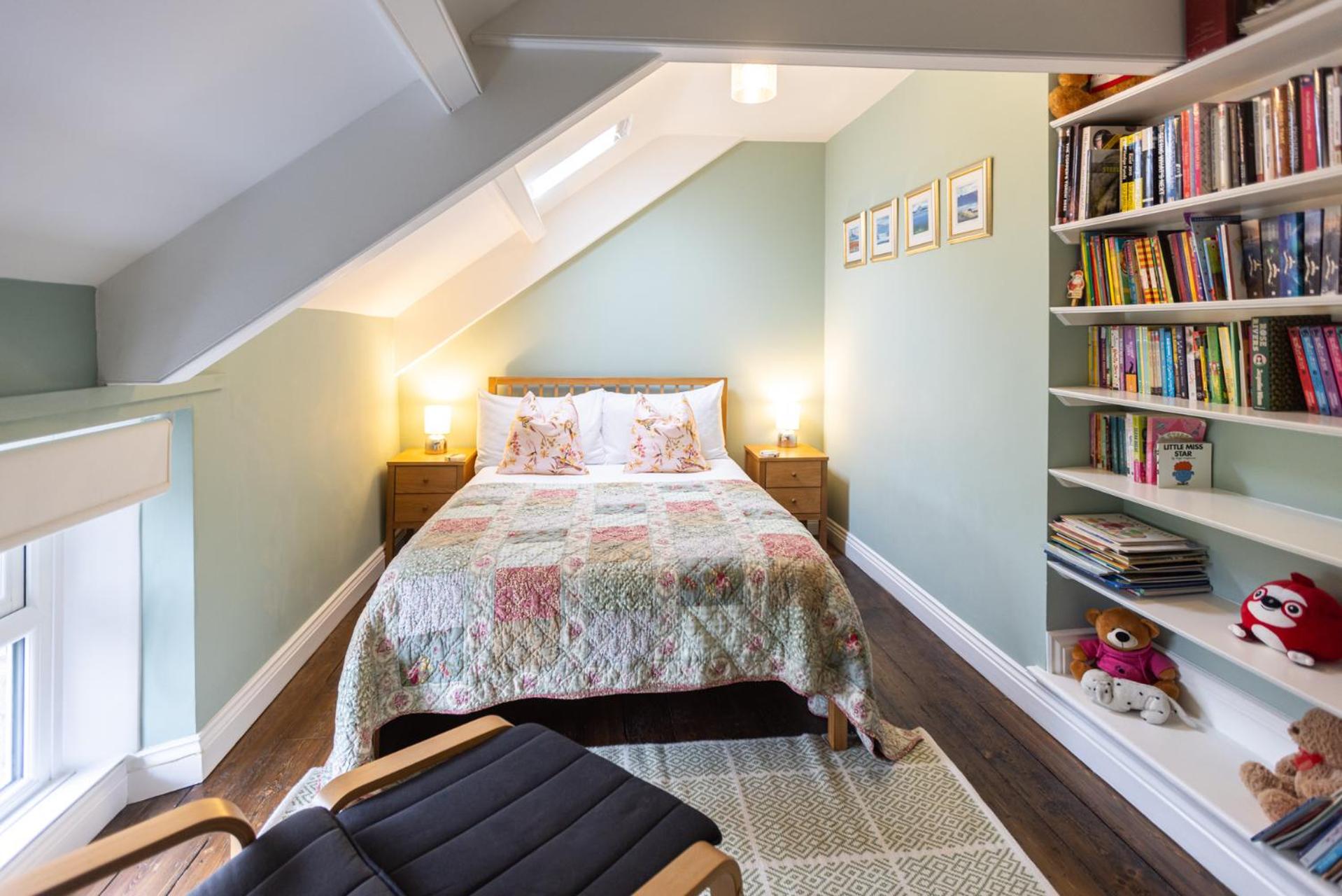 Three-Bedroom House photo 3