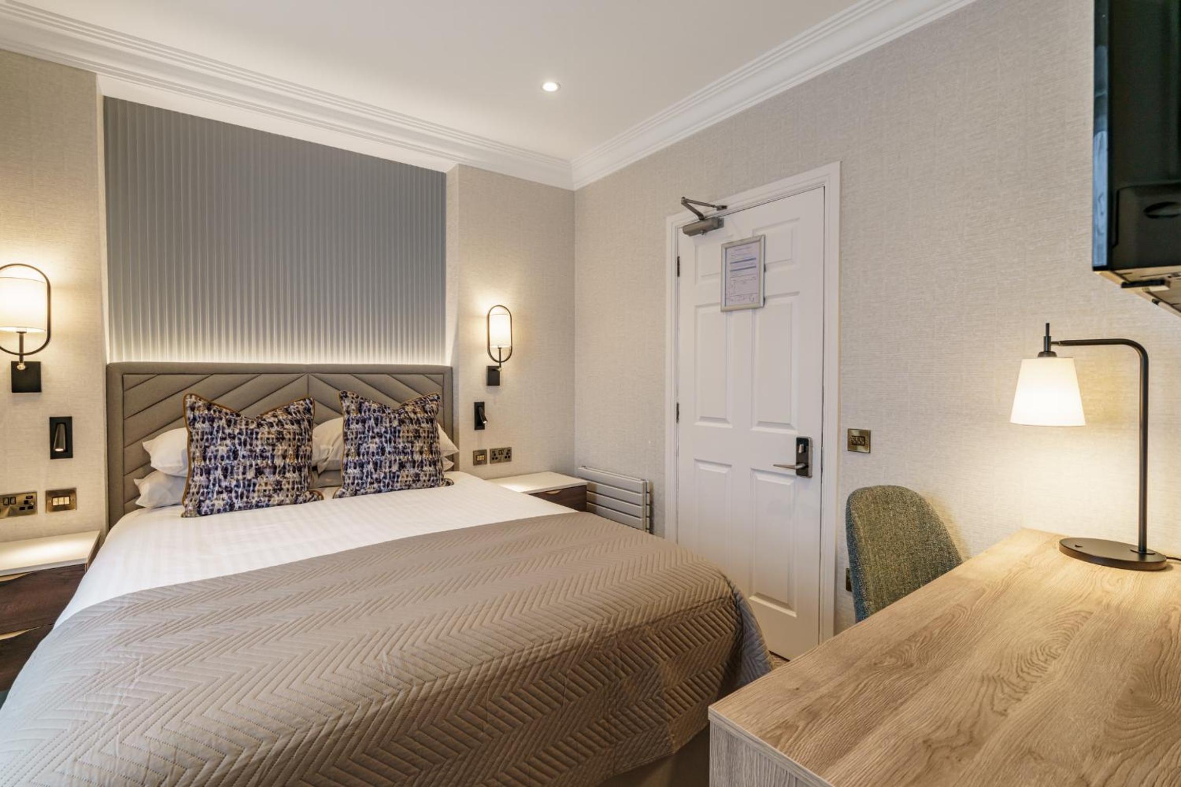 Standard Double Room photo 2