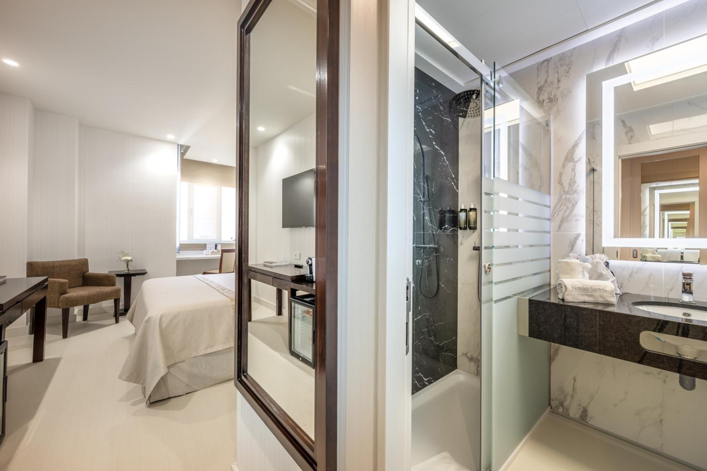 Junior Suite - Photo 14