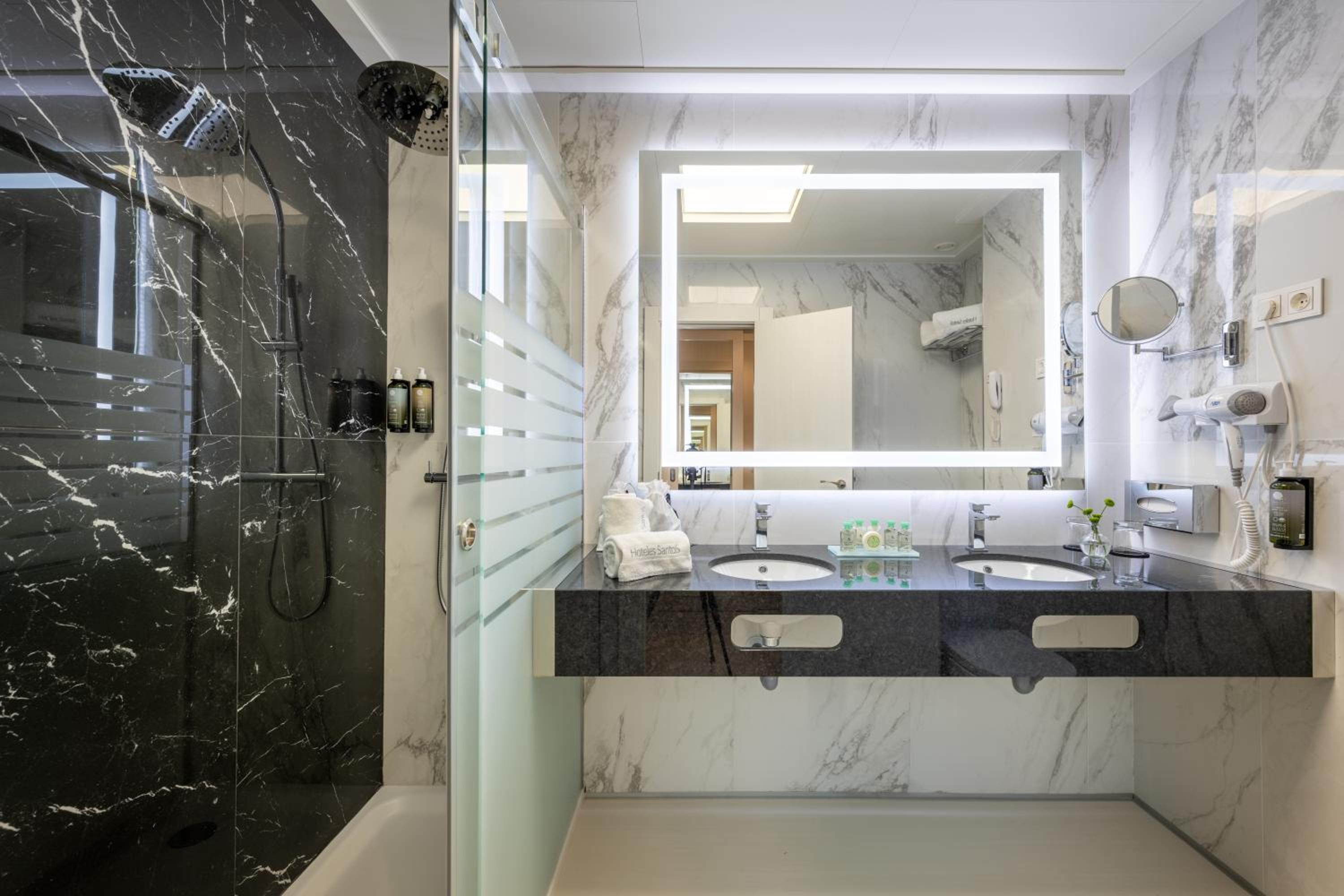 Executive Room - Photo 22