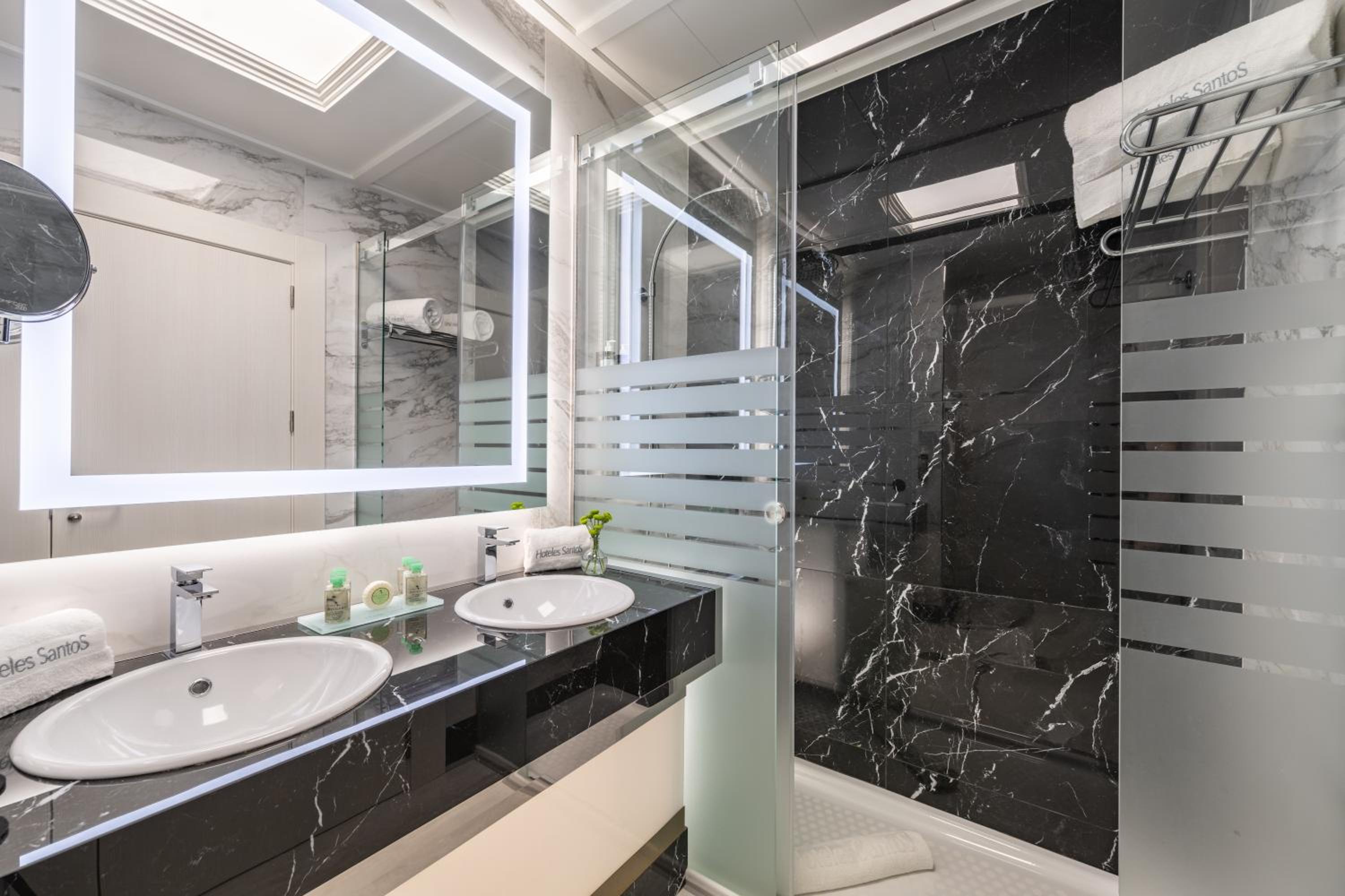 Executive Room - Photo 20