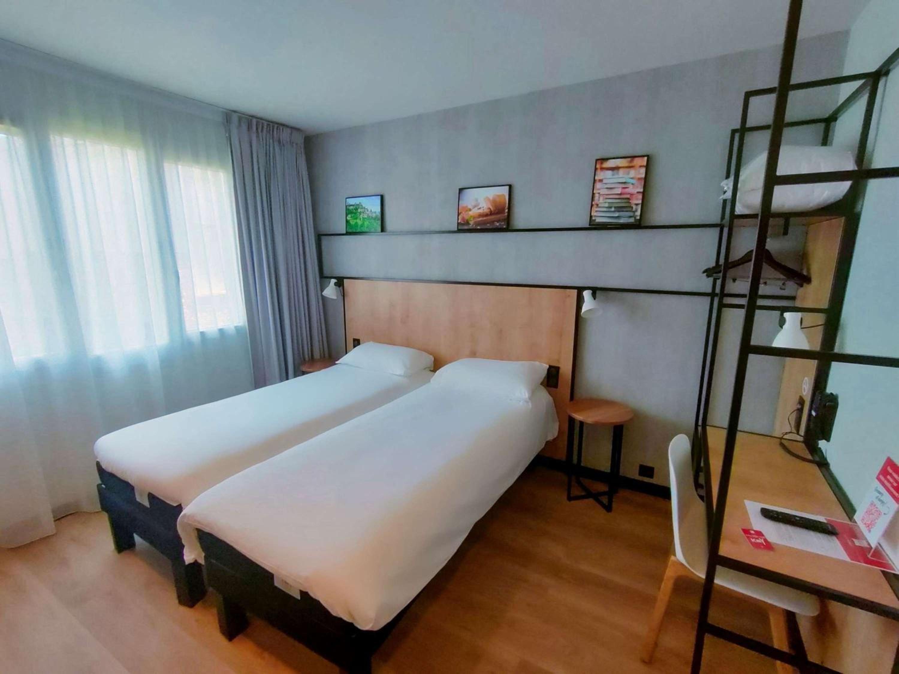 Standard Double Room - Photo 1