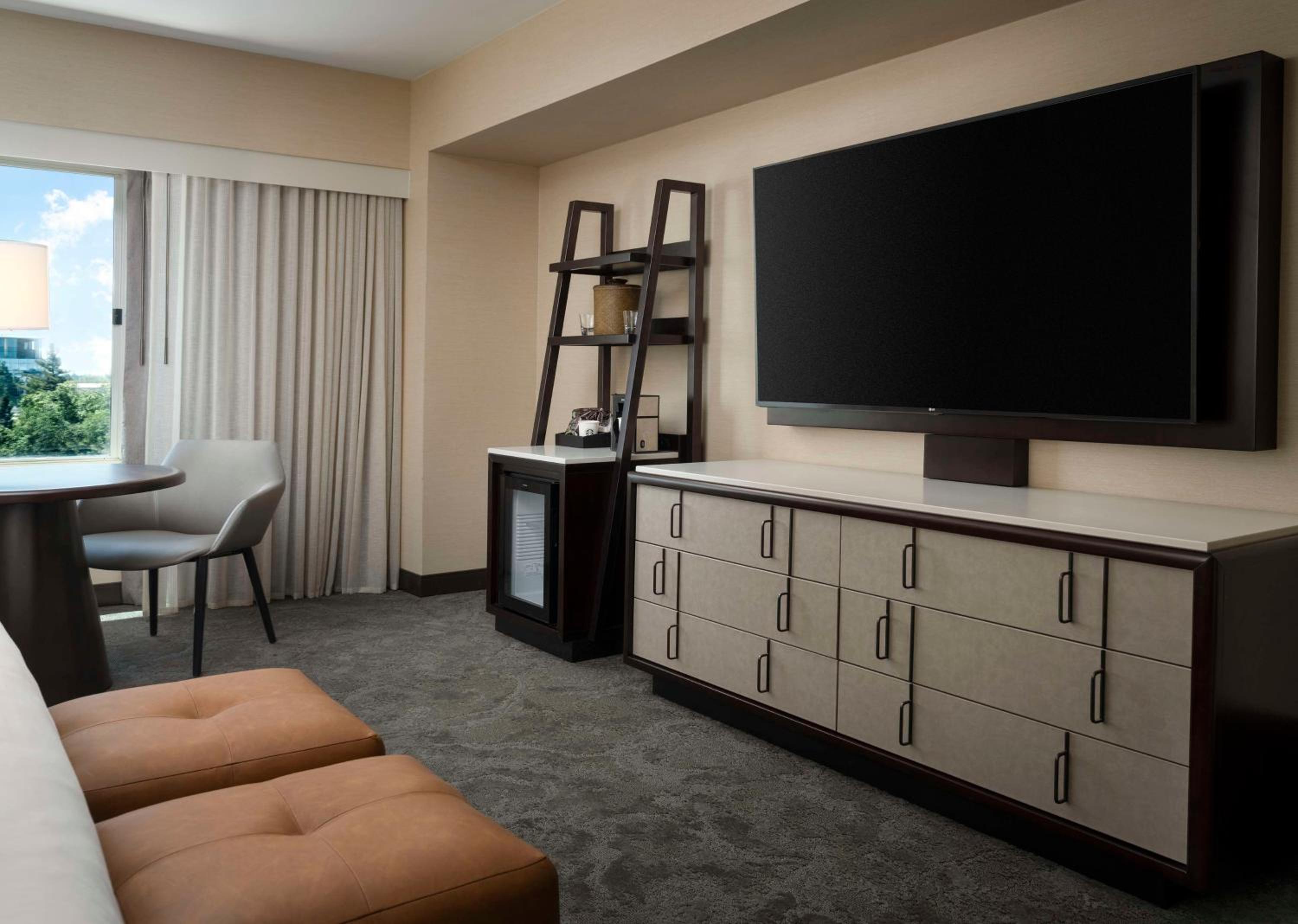 Double Room with Two Double Beds and View - Photo 2