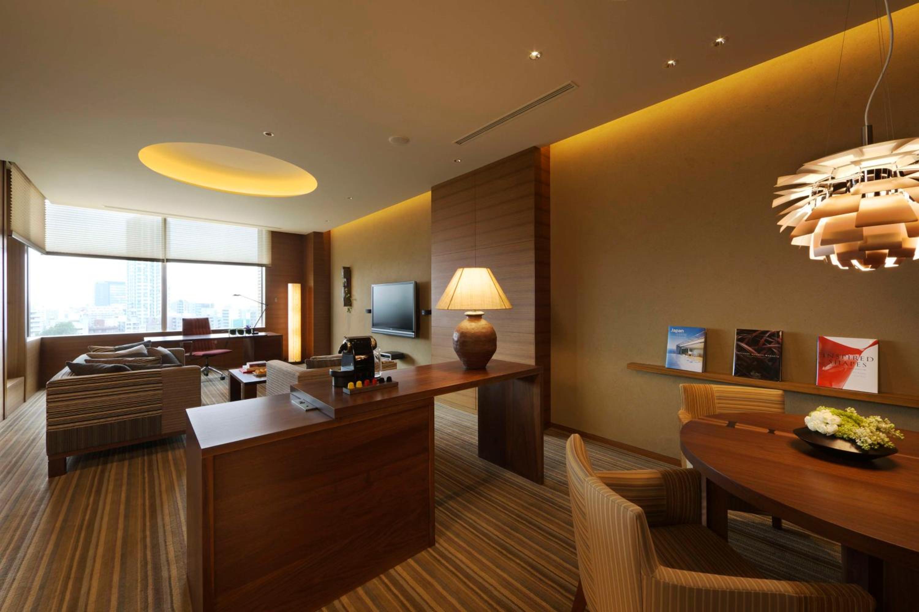 Ambassador Suite with Two Queen Beds photo 1
