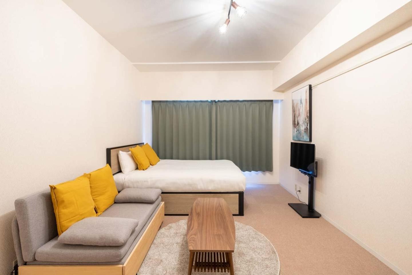 One-Bedroom Apartment photo 2