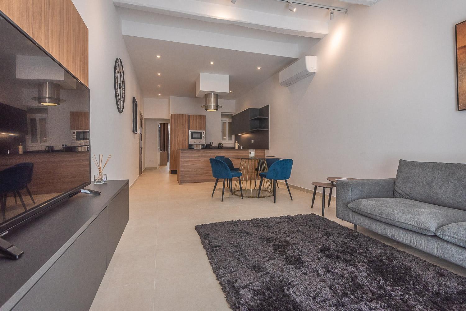 One-Bedroom Apartment