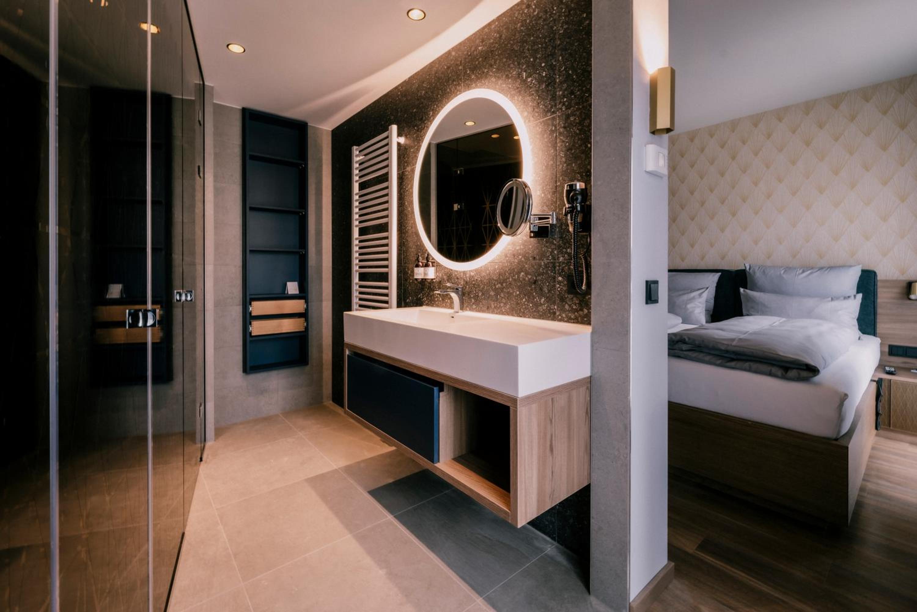 Premium double room in a traditional house - Photo 4