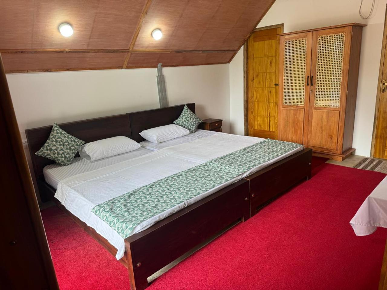 Double or Twin Room with Pool View photo 3