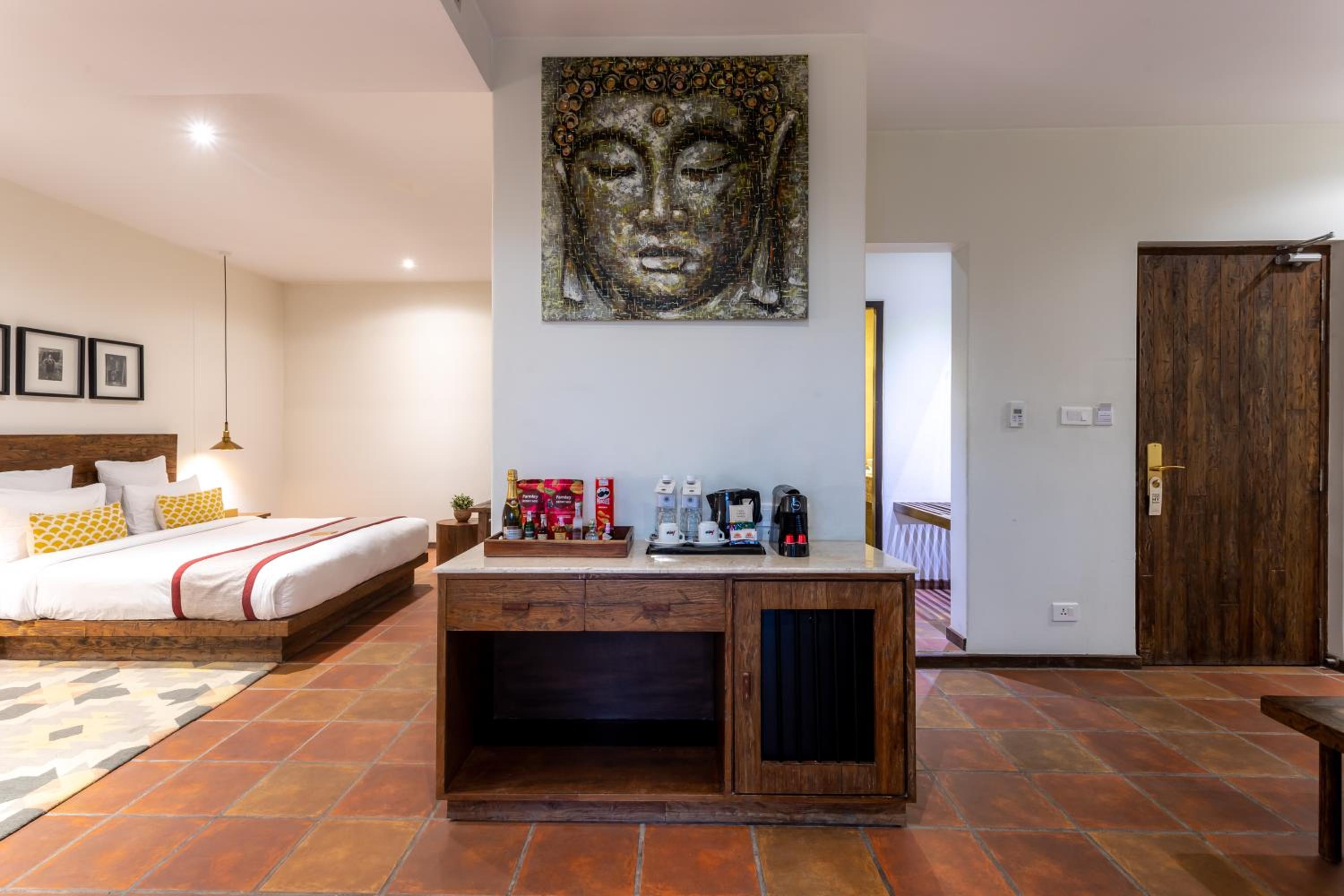 Family Suite with Terrace - Photo 12
