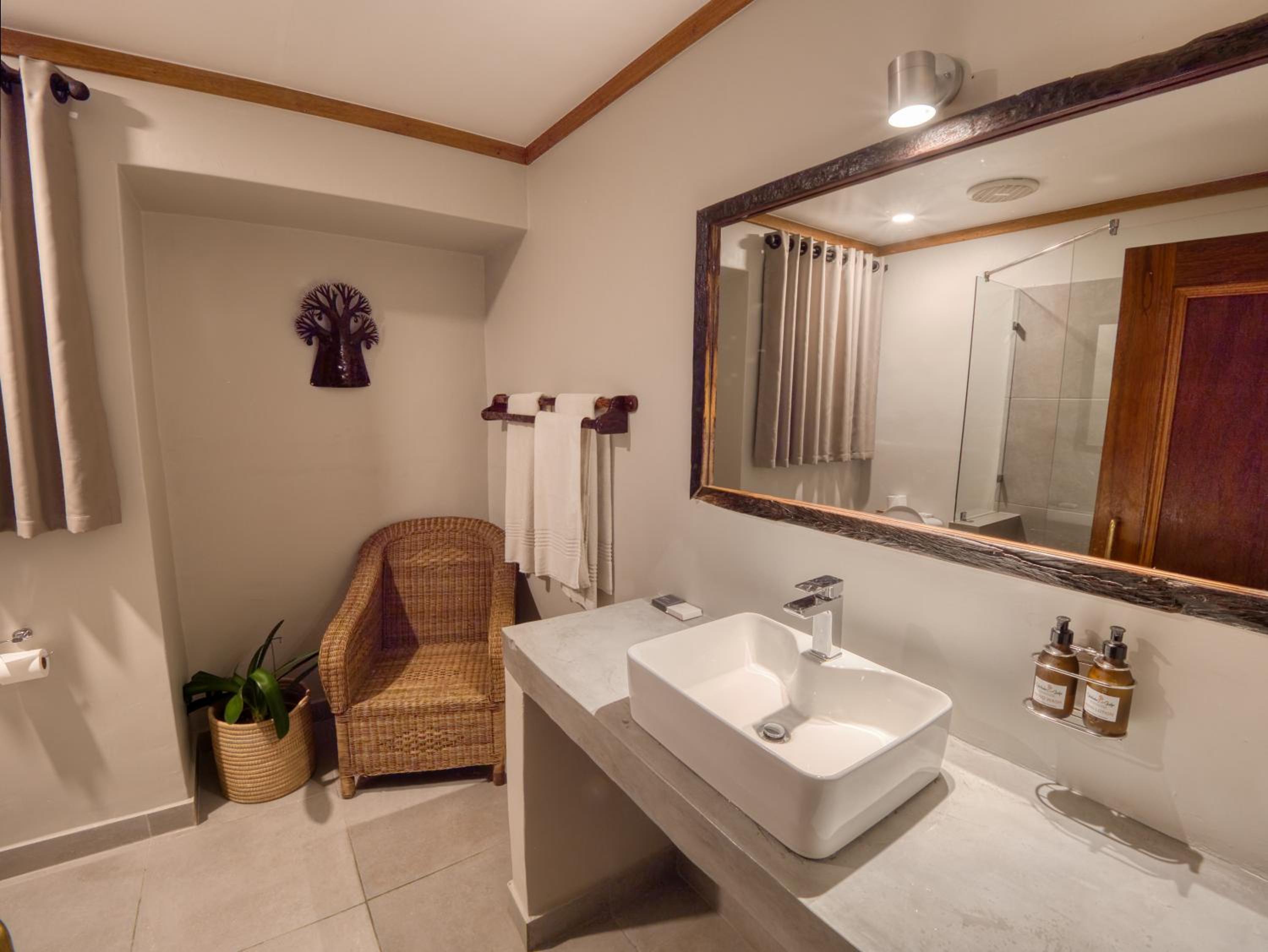 Deluxe Double or Twin Room with Garden View photo 3