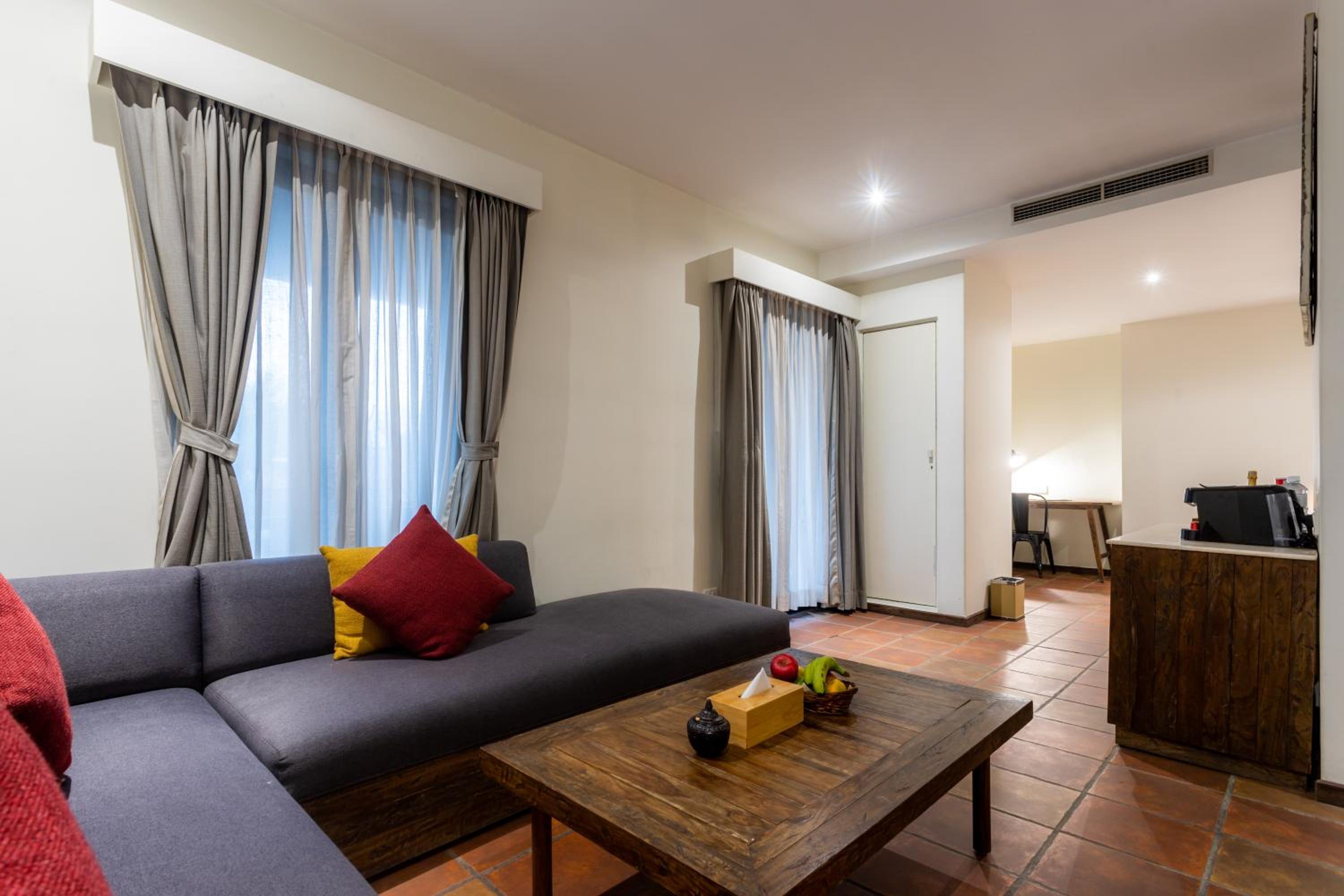 Family Suite with Terrace - Photo 14