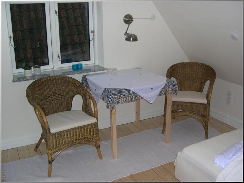 Double or Twin Room with Shared Bathroom photo 2