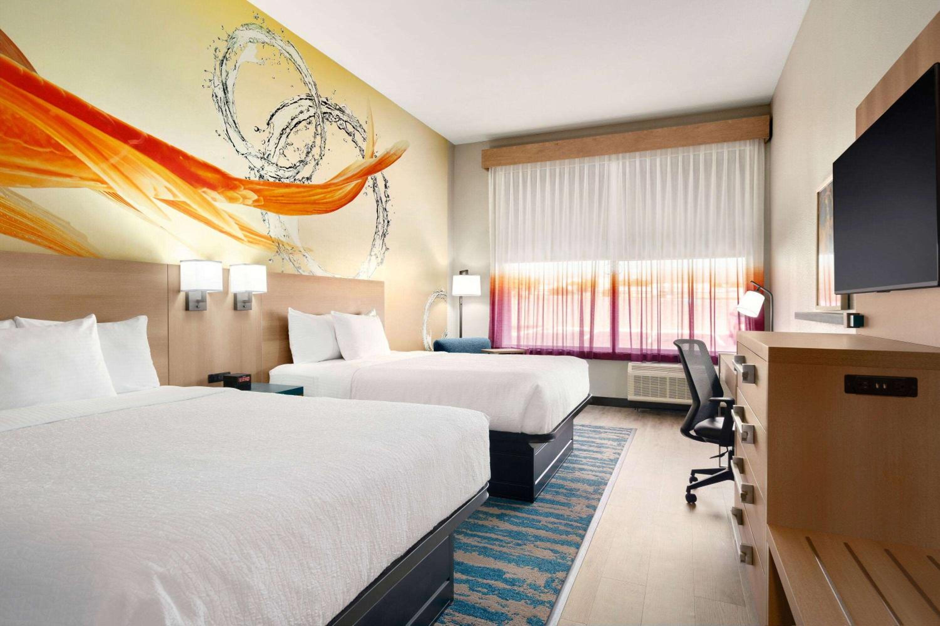 Deluxe Queen Room with Two Queen Beds - Non-Smoking - Photo 1