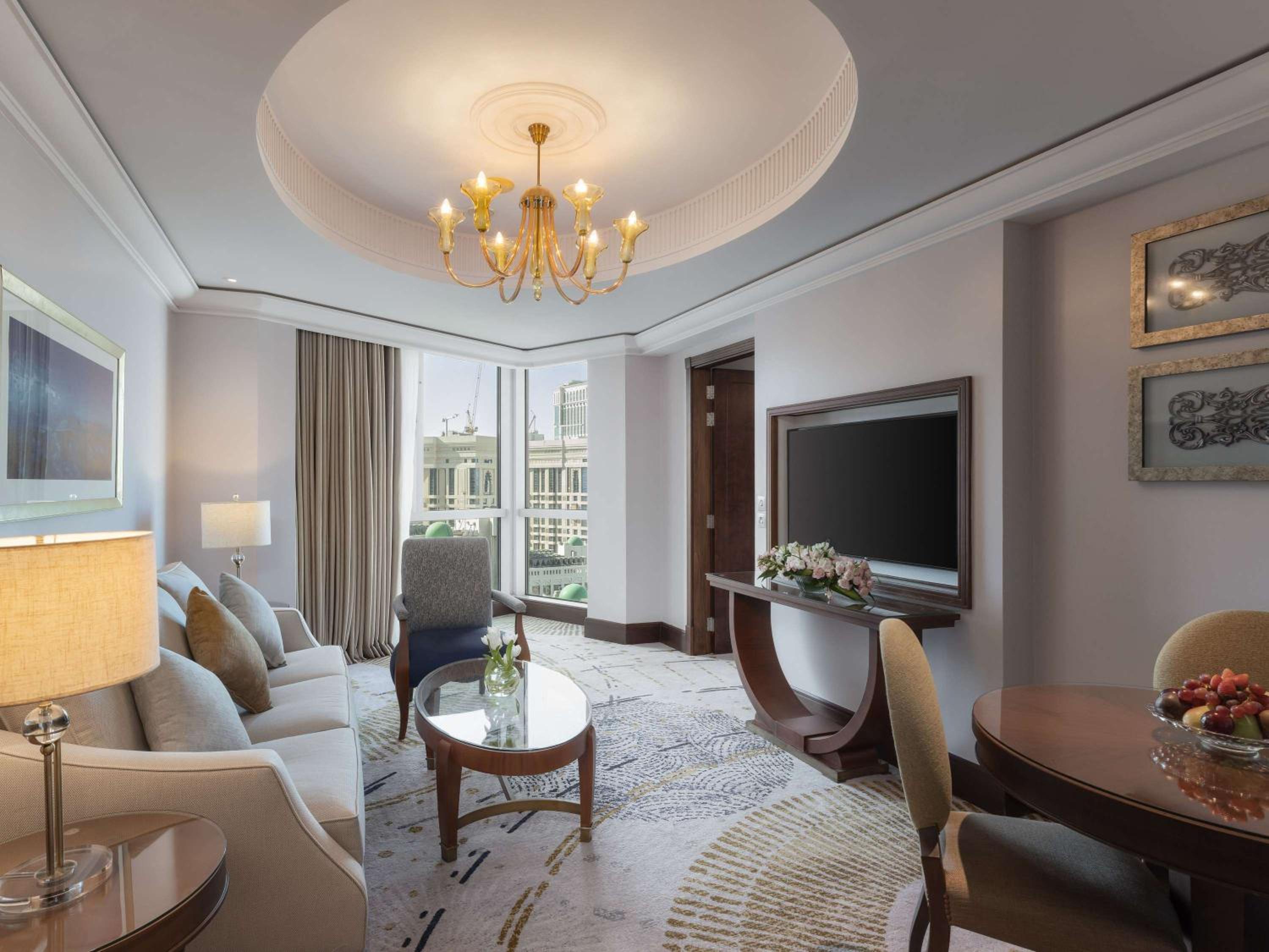 Signature Suite City View - Photo 11