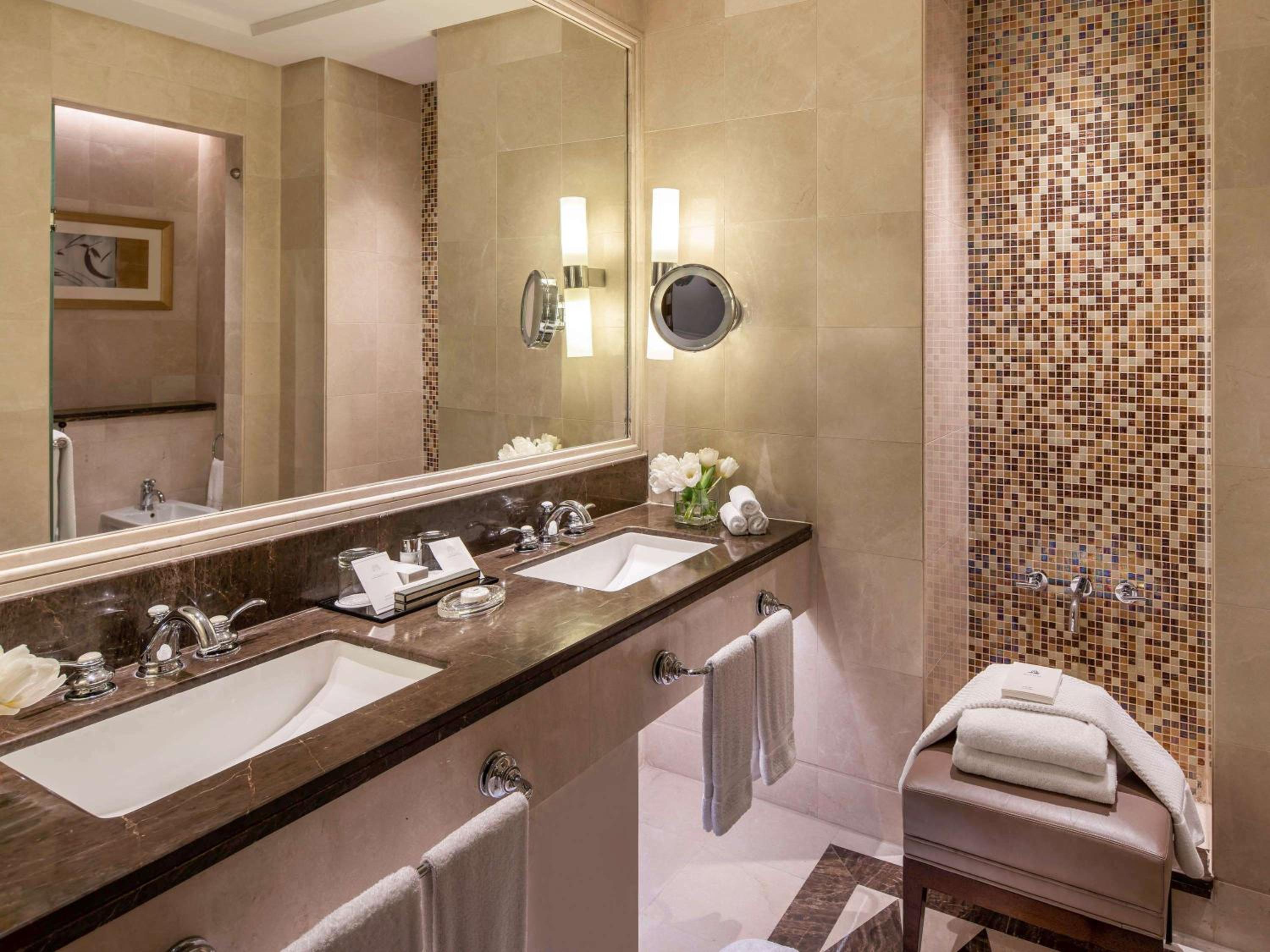 Signature Suite City View - Photo 2