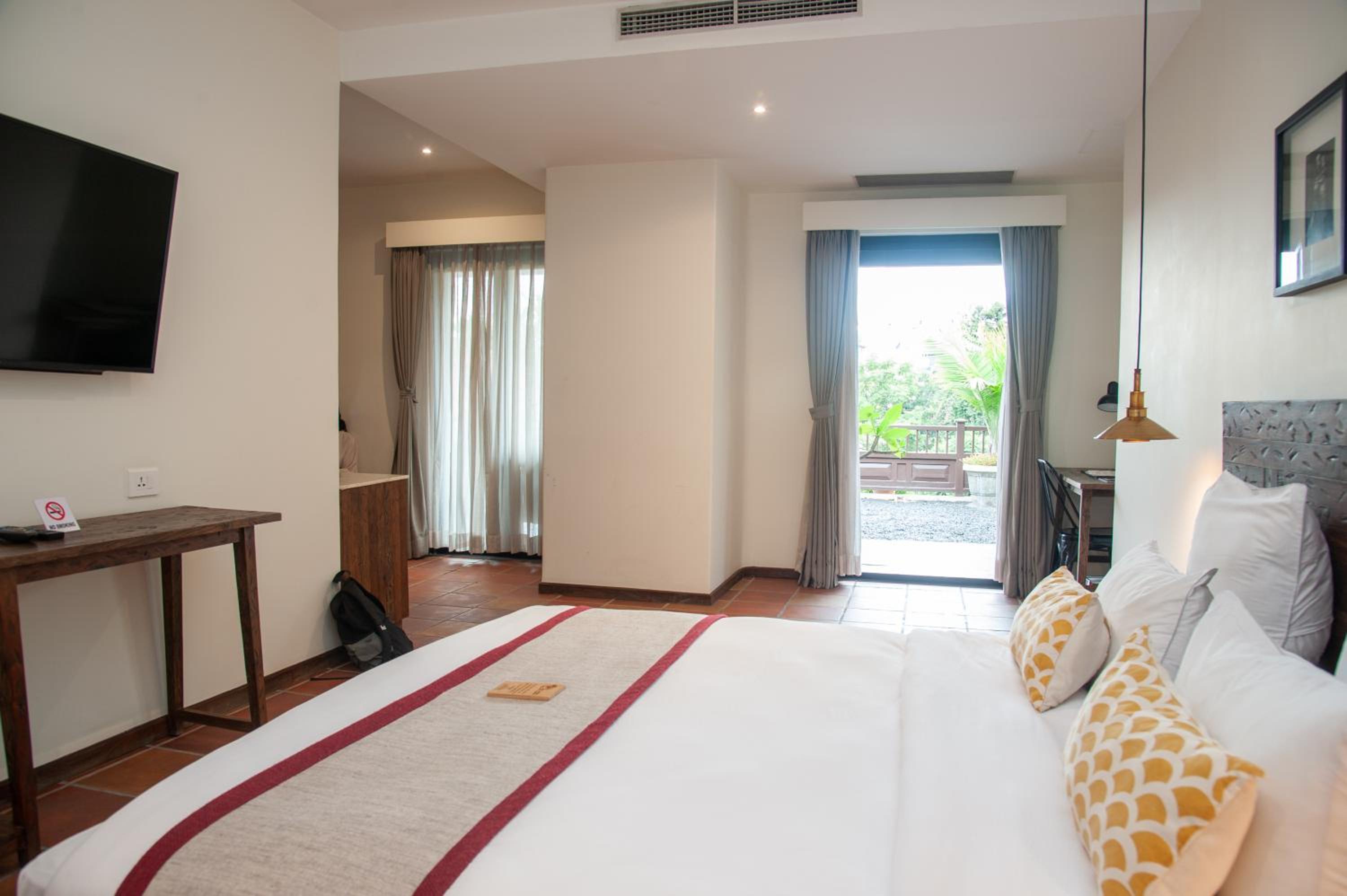Family Suite with Terrace - Photo 8