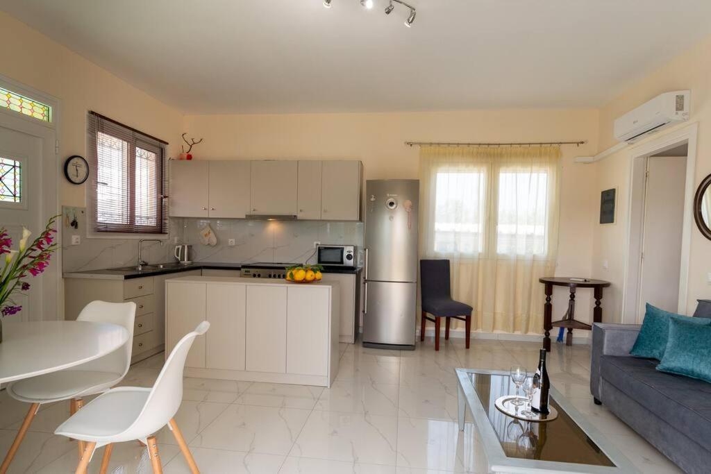 Two-Bedroom House photo 2