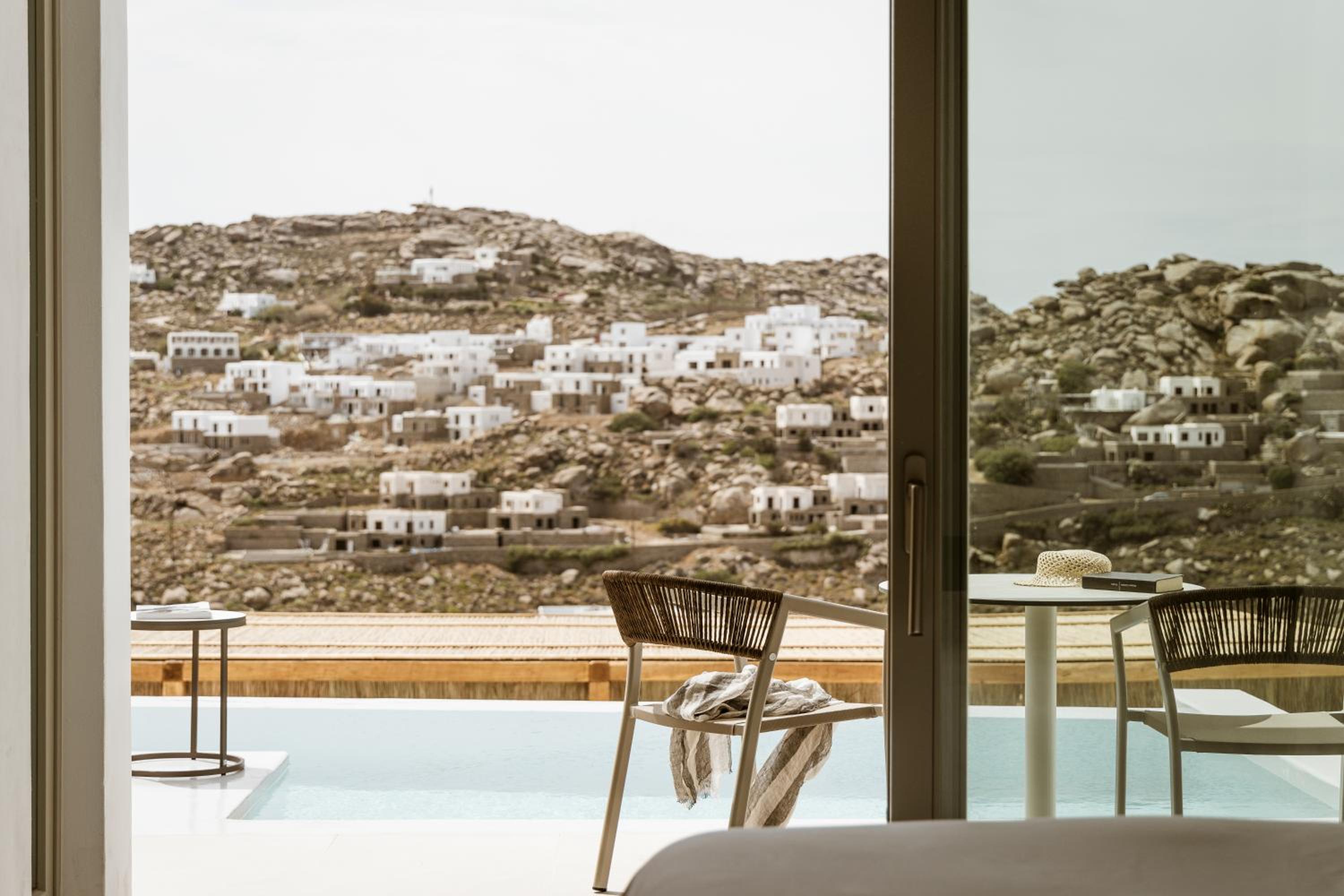 Suite with Individual Pool - Photo 10