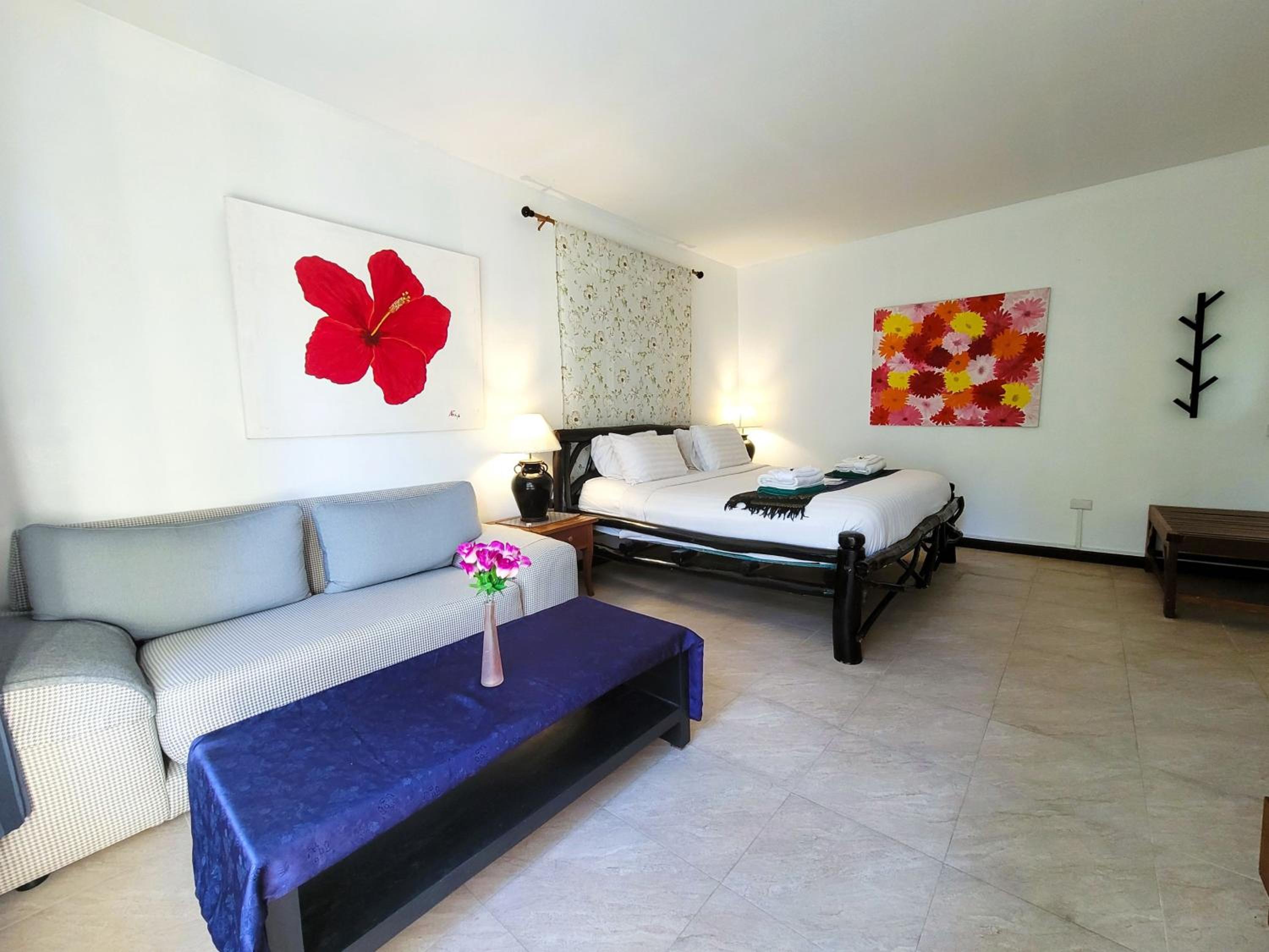 Suite - Photo 6