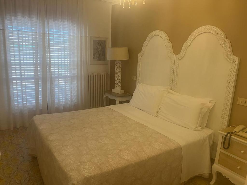 Deluxe Double or Twin Room photo 1