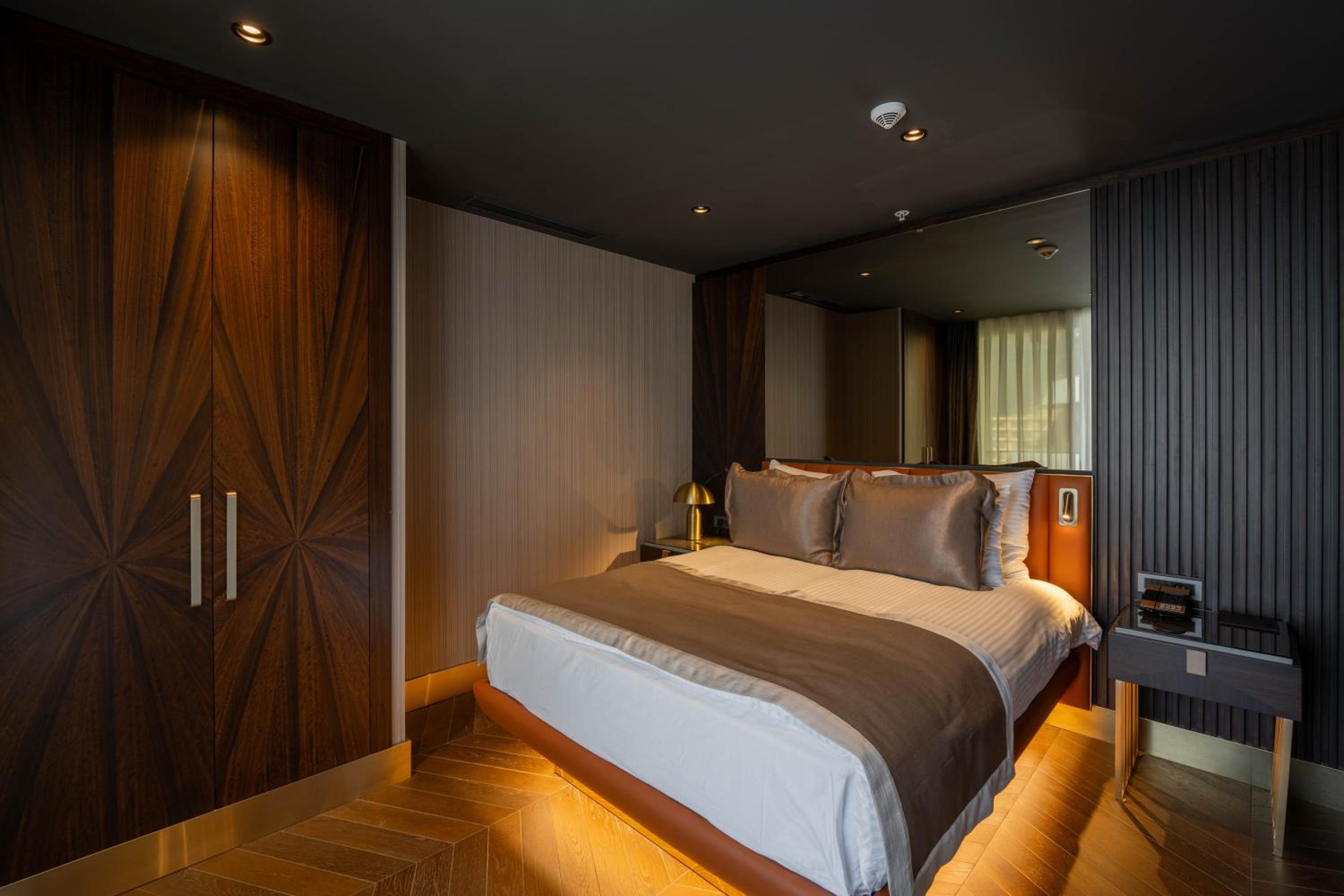 Executive Suite