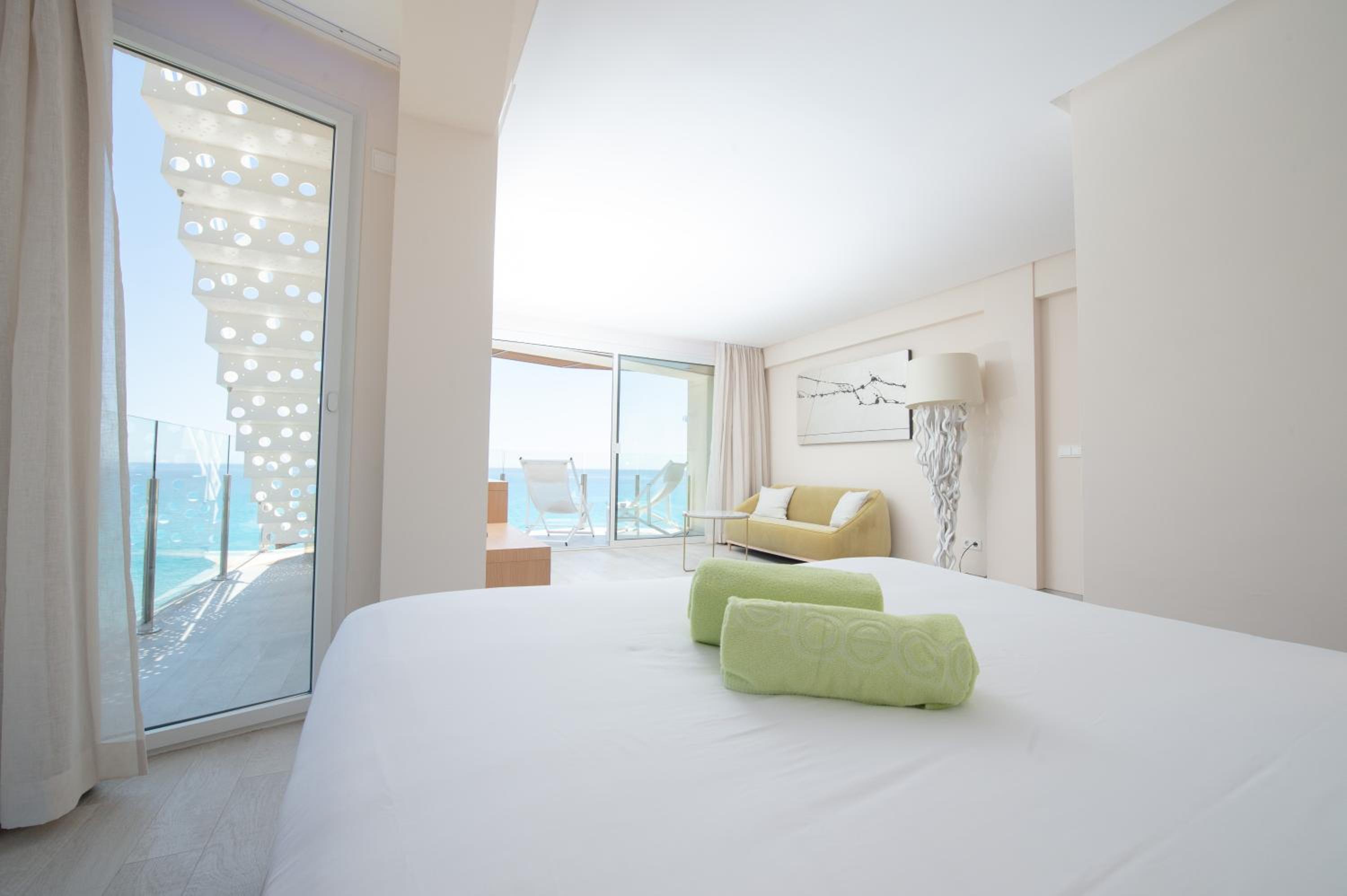 Royal Suite Sea View thumbnail 6
