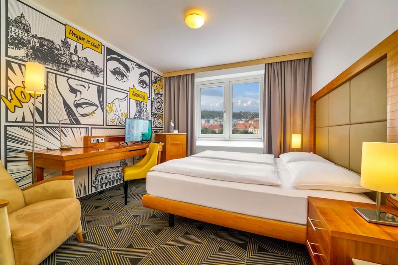 Superior double with city view room