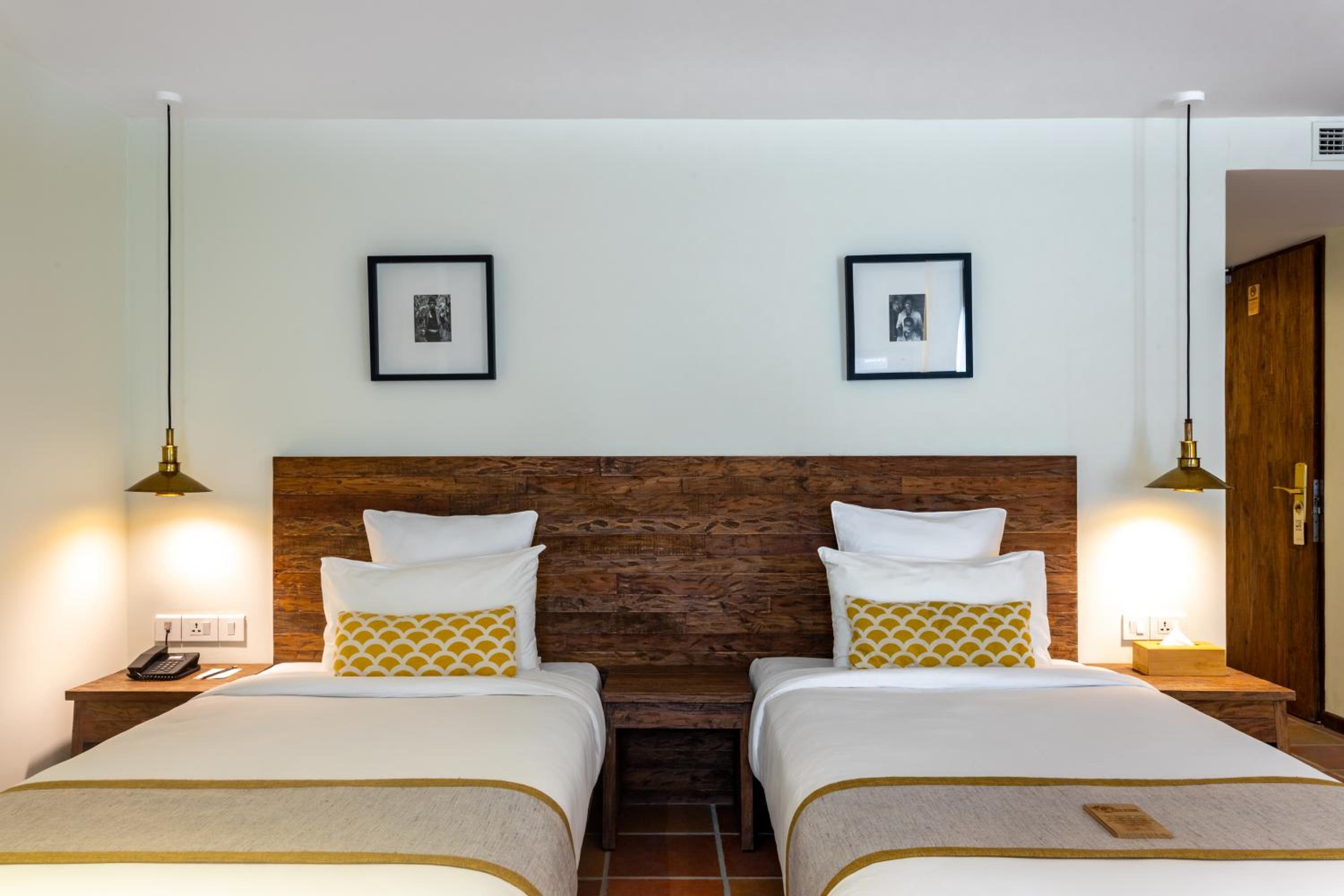Premium Twin Room - Photo 2
