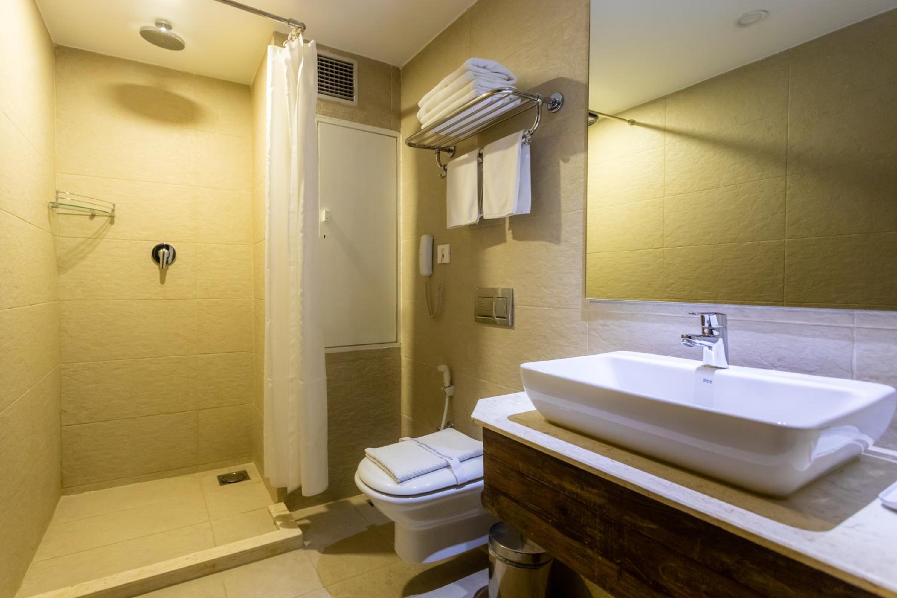 Premium Twin Room - Photo 5
