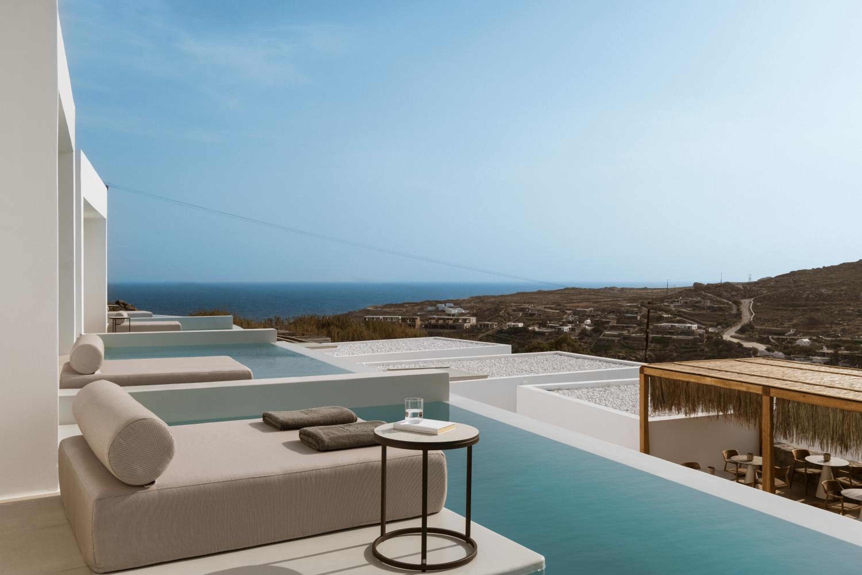 Suite with Sea View and Individual Pool - Photo 2