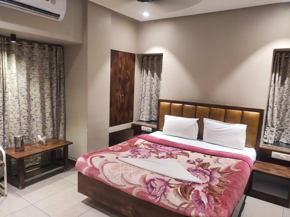 Deluxe Room - Photo 3