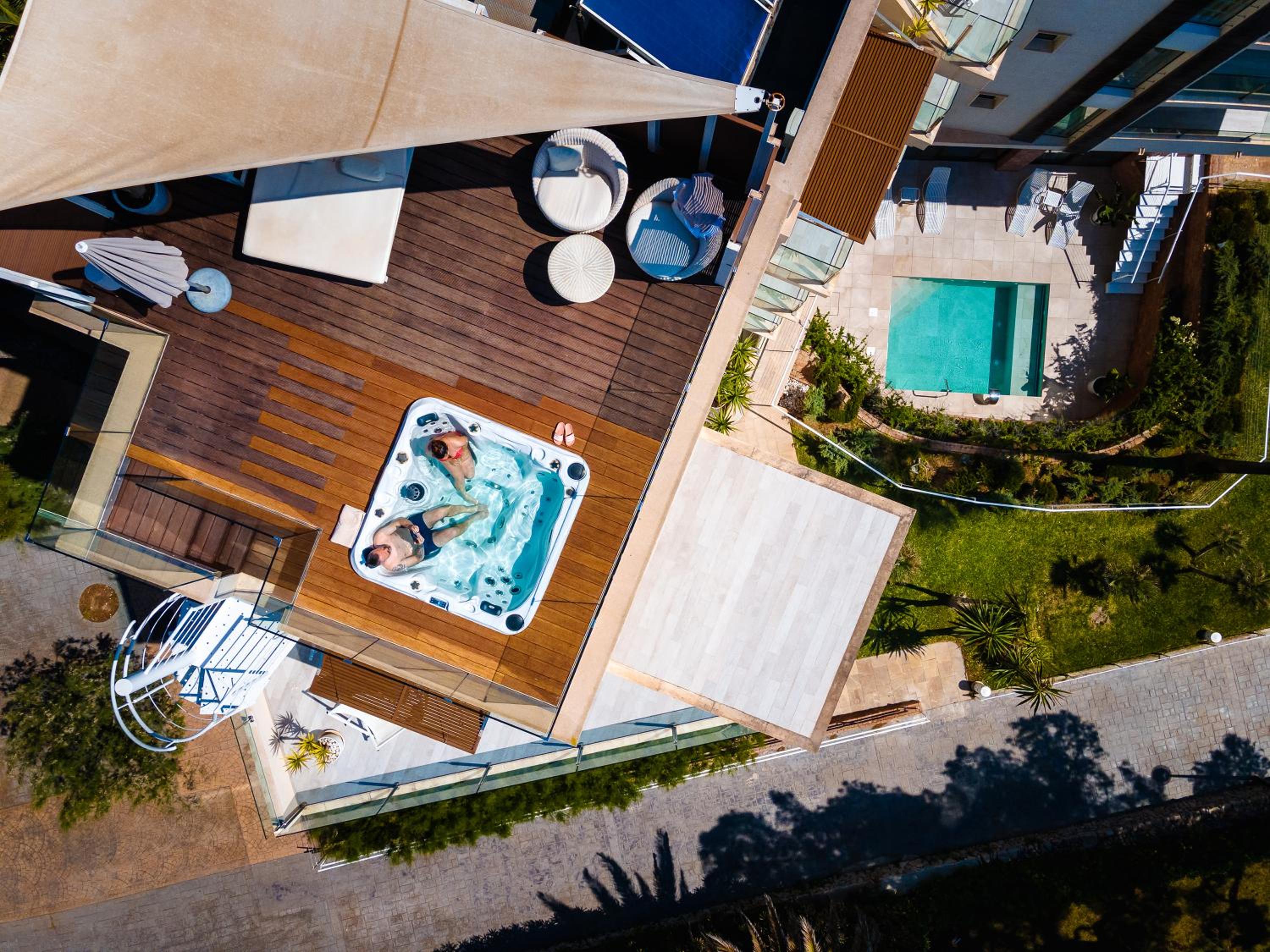 Deluxe Suite Sea View thumbnail 5