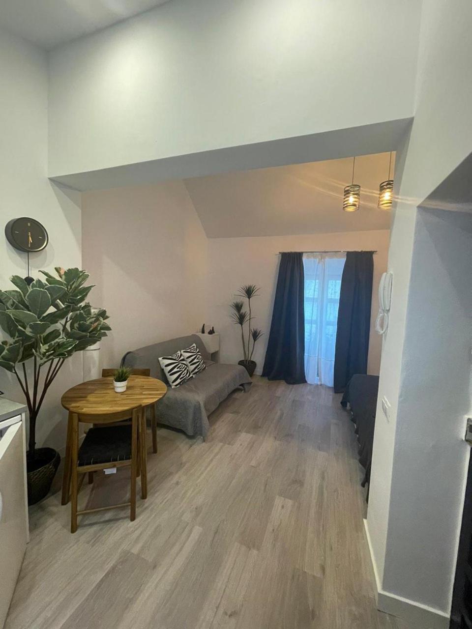 Estudio con Balcón