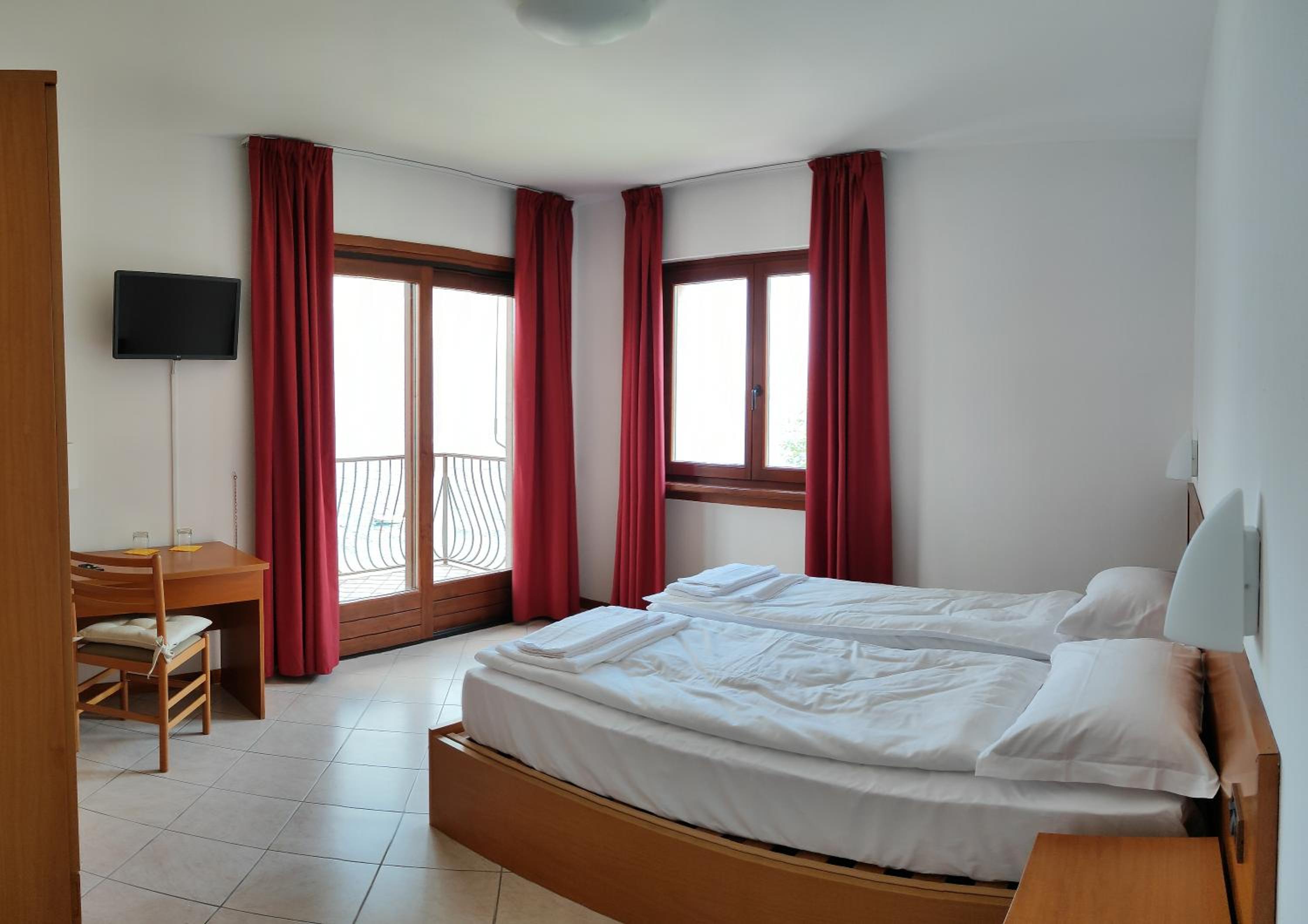 Double or Twin Room photo 1