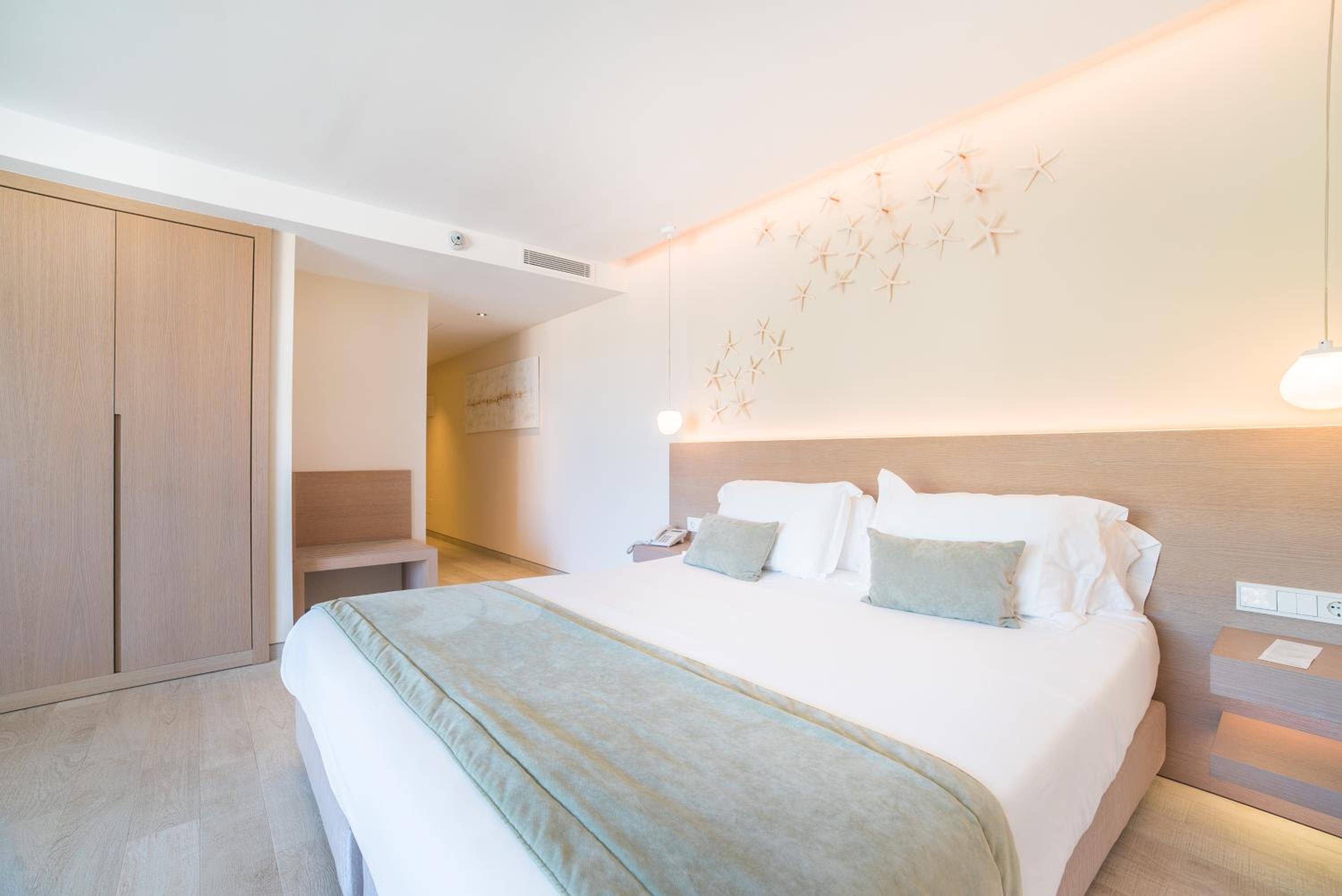 Superior Double Room Lateral Sea View