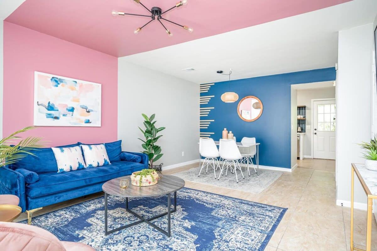 Family Room - Photo 1