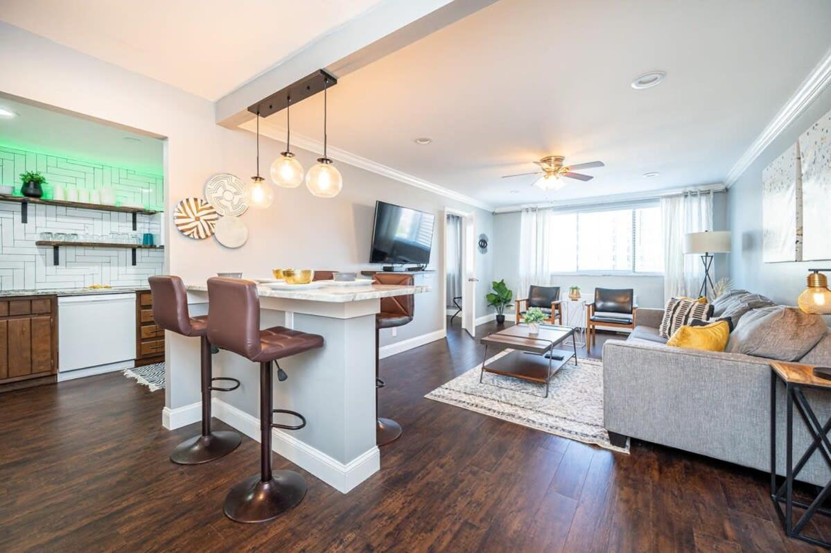 Two-Bedroom Apartment - Photo 27