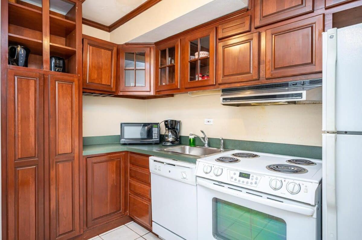 One-Bedroom Apartment - Photo 11