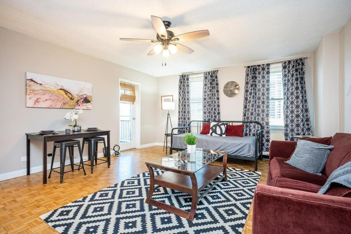 One-Bedroom Apartment - Photo 6