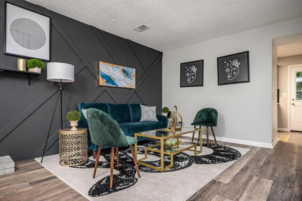 Family Room - Photo 30